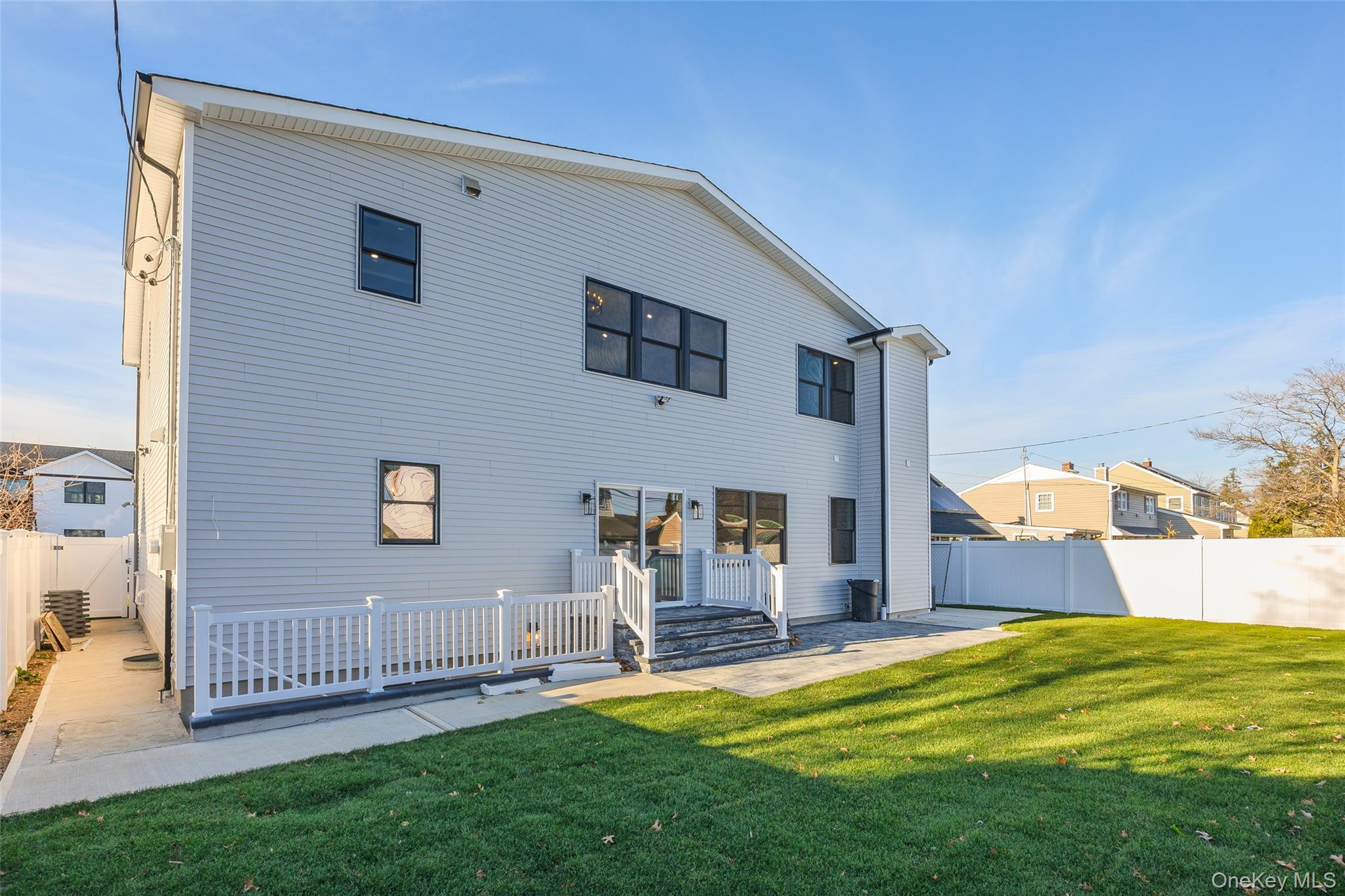 12 Friends Lane Westbury Westbury, NY 11590