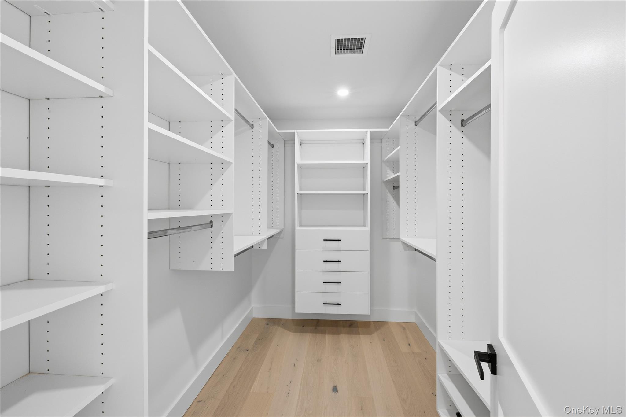 12 Friends Lane Westbury Westbury, NY 11590