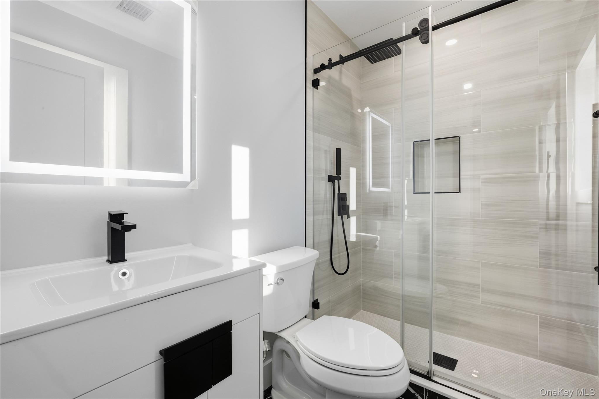 12 Friends Lane Westbury Westbury, NY 11590