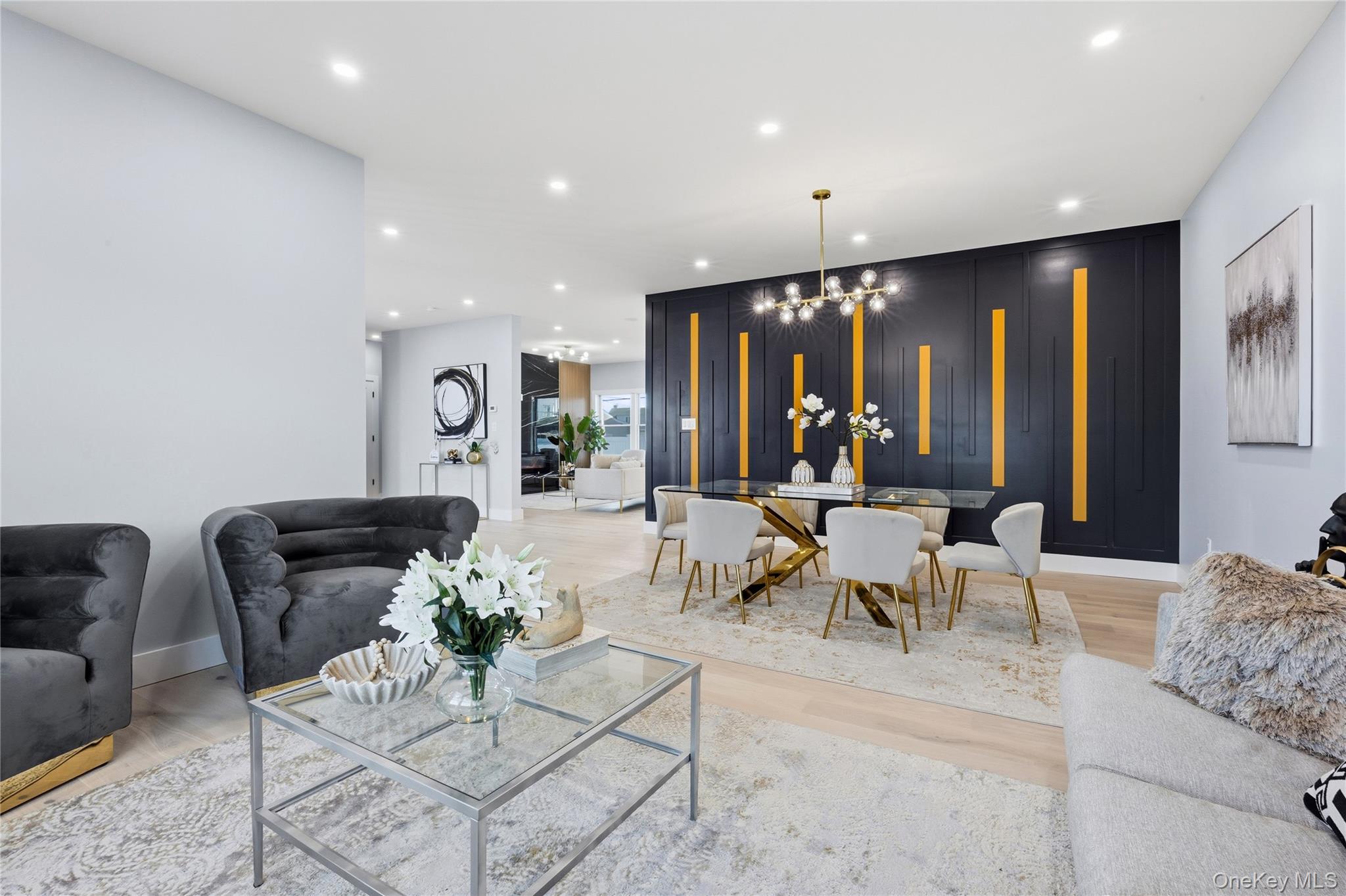 12 Friends Lane Westbury Westbury, NY 11590