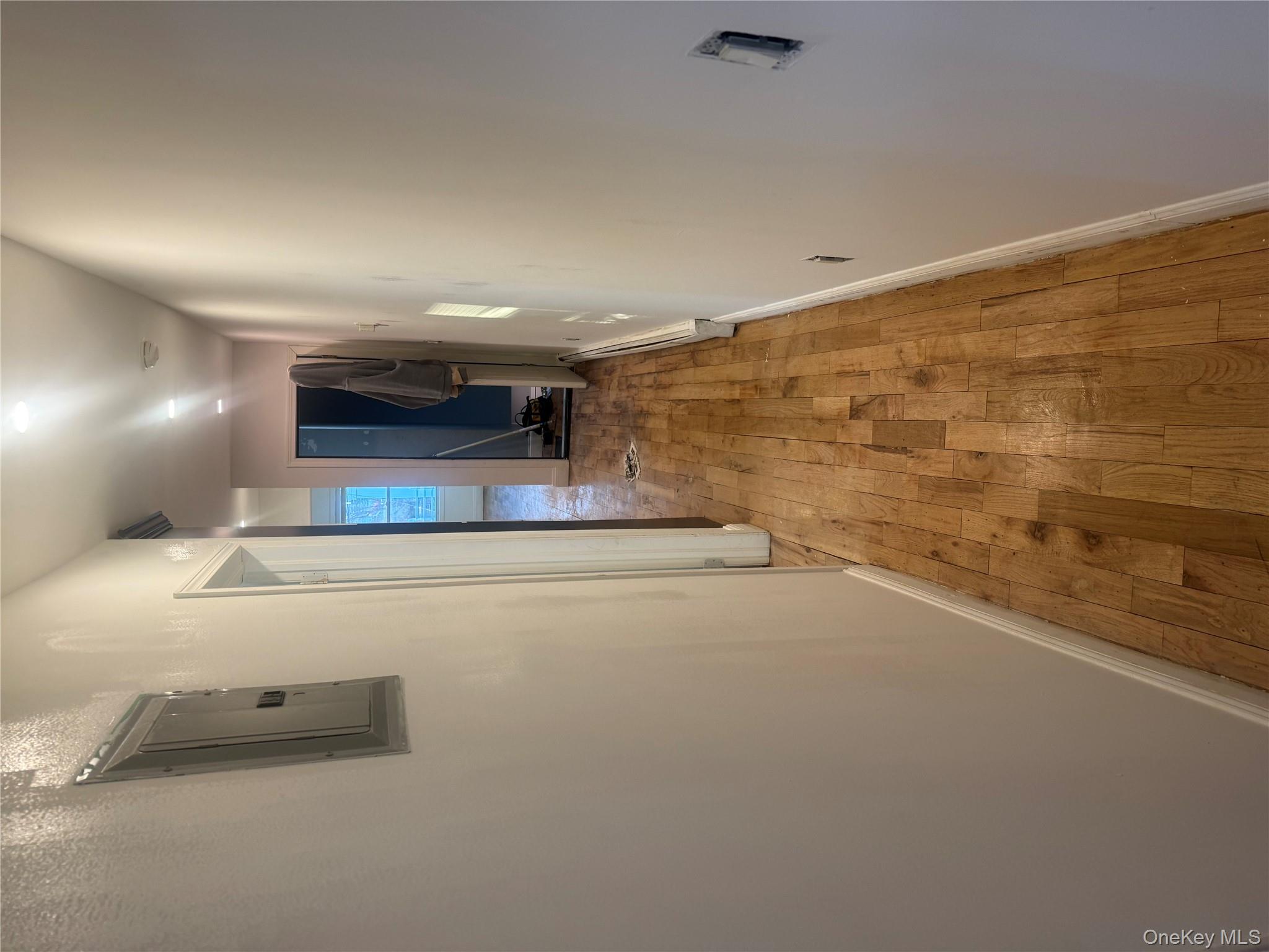 28 Clinton Avenue 2 nd Fl Hempstead Hempstead, NY 11096