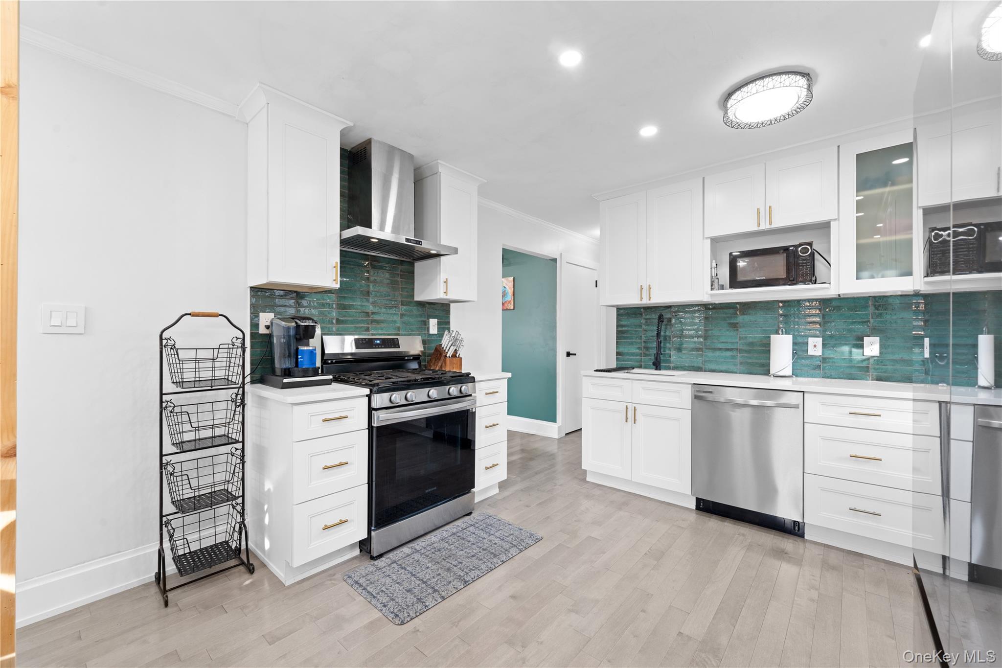 135 Casper Street Valley Stream Valley Stream, NY 11580