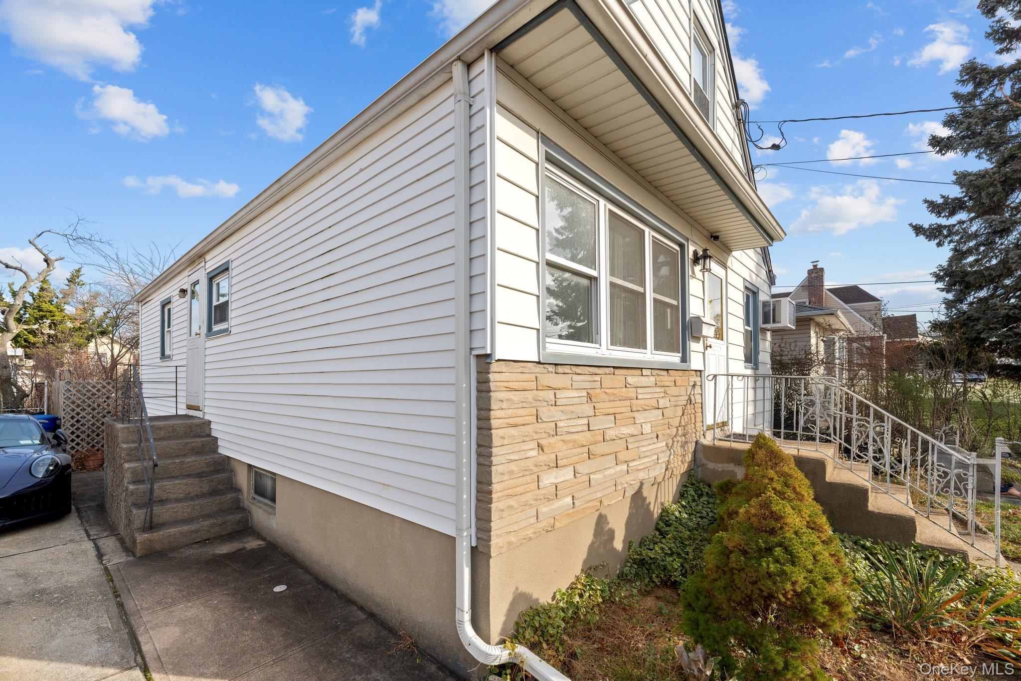 135 Casper Street Valley Stream Valley Stream, NY 11580