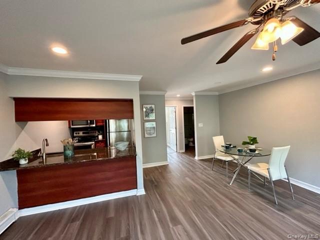 184 Hallock Road 3A2 Lake Grove Lake Grove, NY 11755