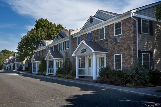 184 Hallock Road 1F1 Lake Grove Lake Grove, NY 11755