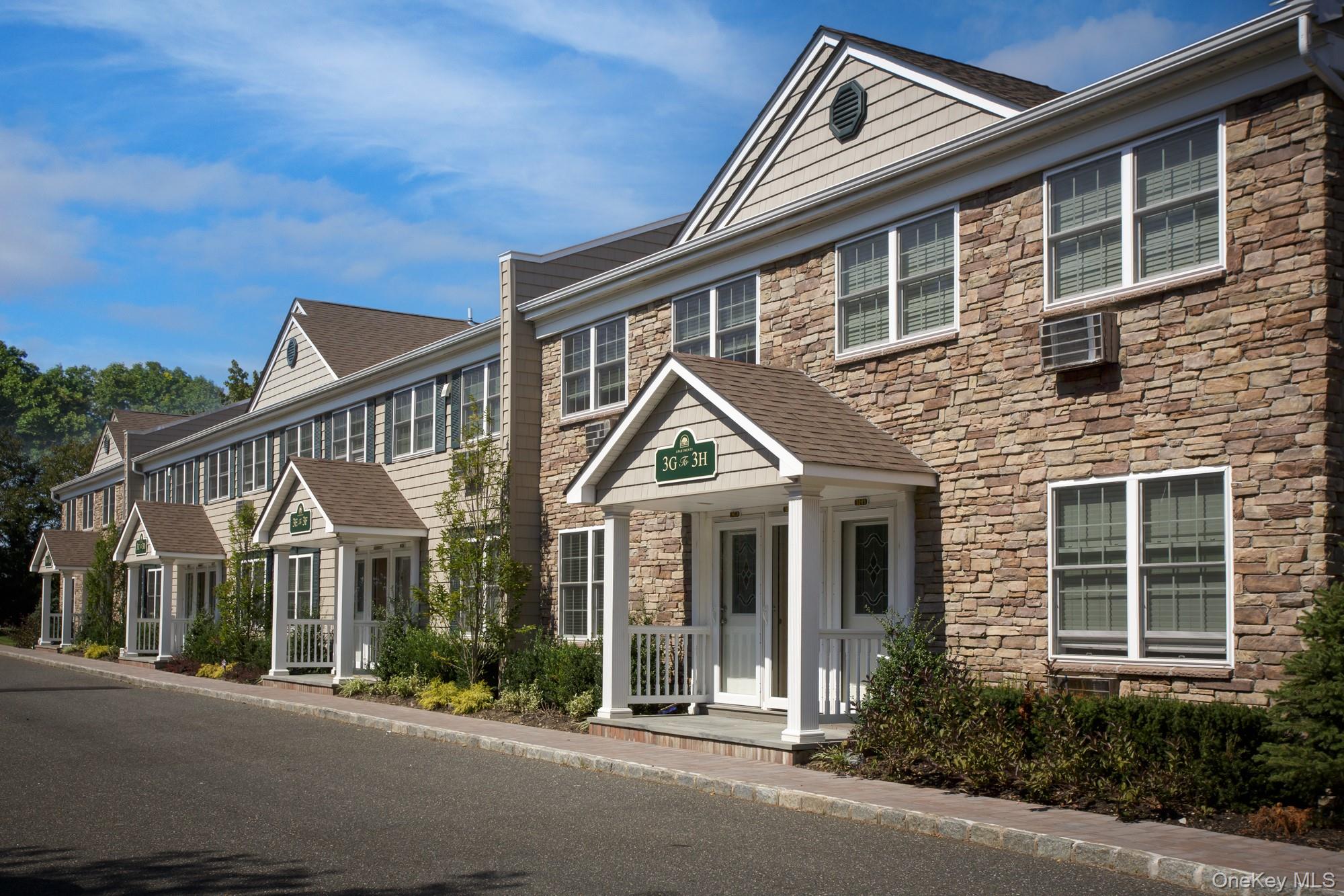 184 Hallock Road 1F1 Lake Grove Lake Grove, NY 11755