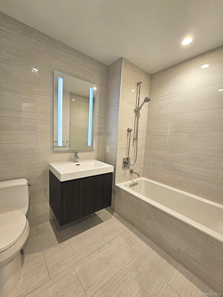 131-03 40th Road PH1Y Flushing Flushing, NY 11354