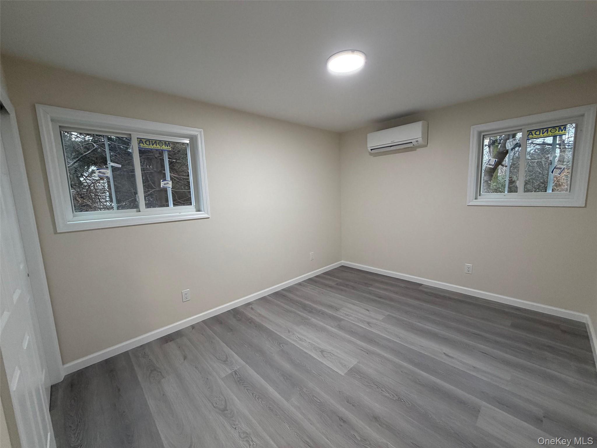 14 Cornwall Lane Port Washington Port Washington, NY 11050