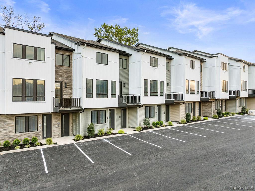 17 Union Road 110 Out of NYC Spring Valley, NY 10977