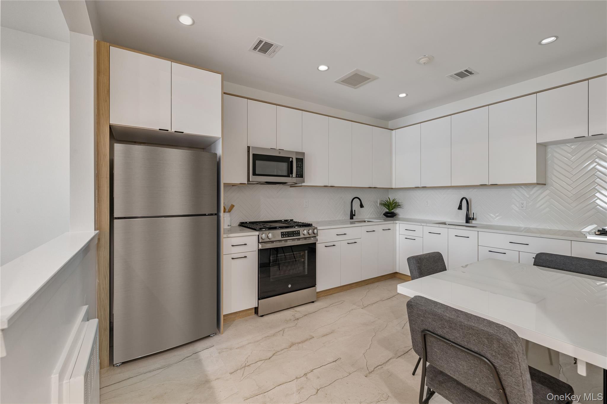 17 Union Road 110 Out of NYC Spring Valley, NY 10977