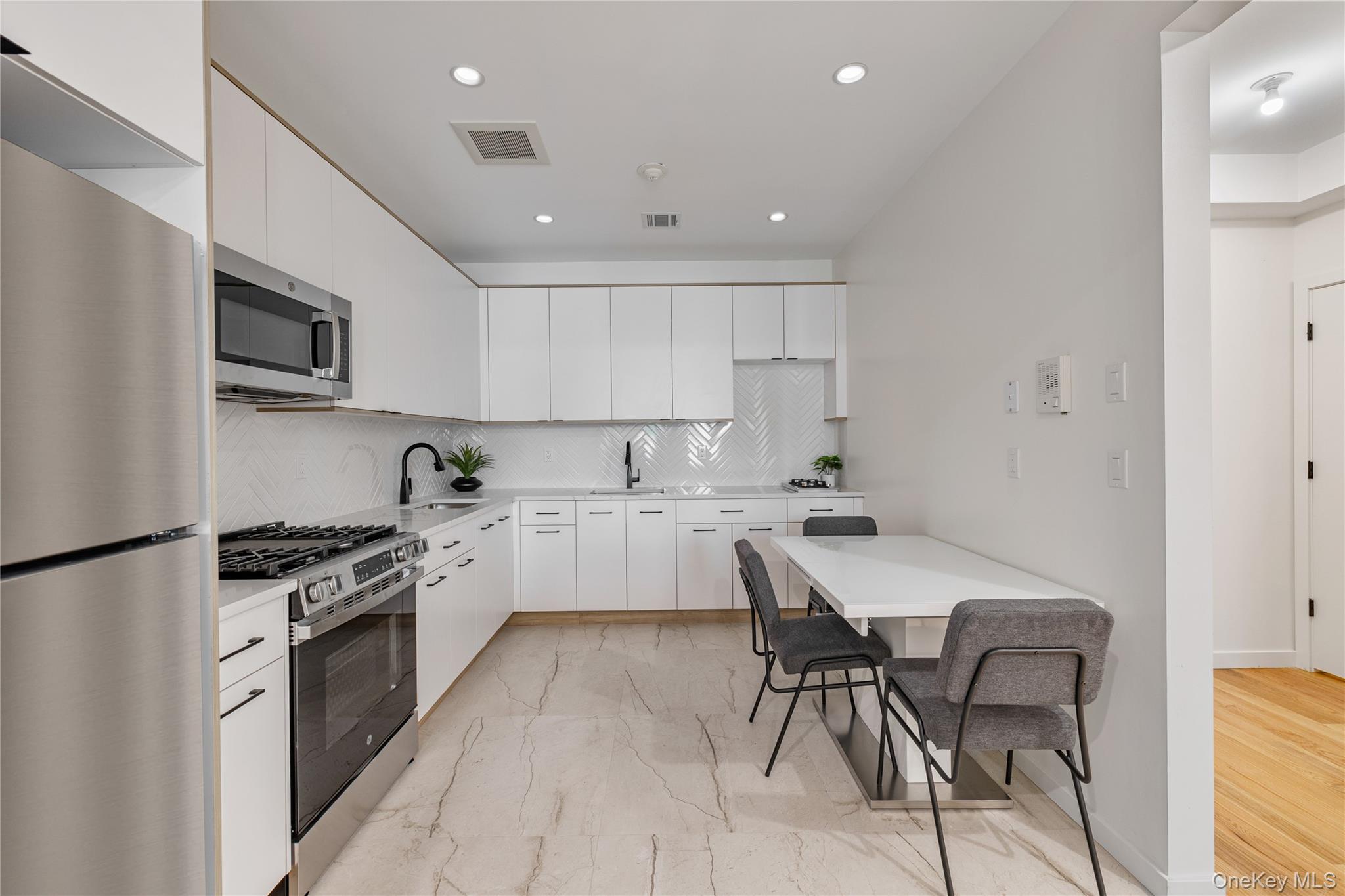 17 Union Road 110 Out of NYC Spring Valley, NY 10977