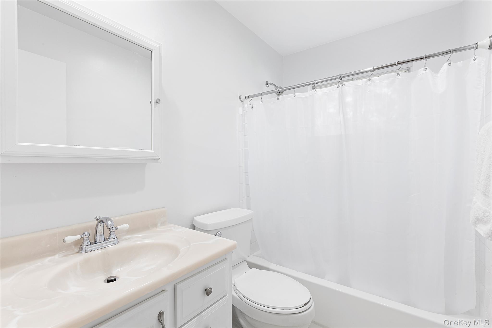 26 Wintergreen Way Quogue Quogue, NY 11959