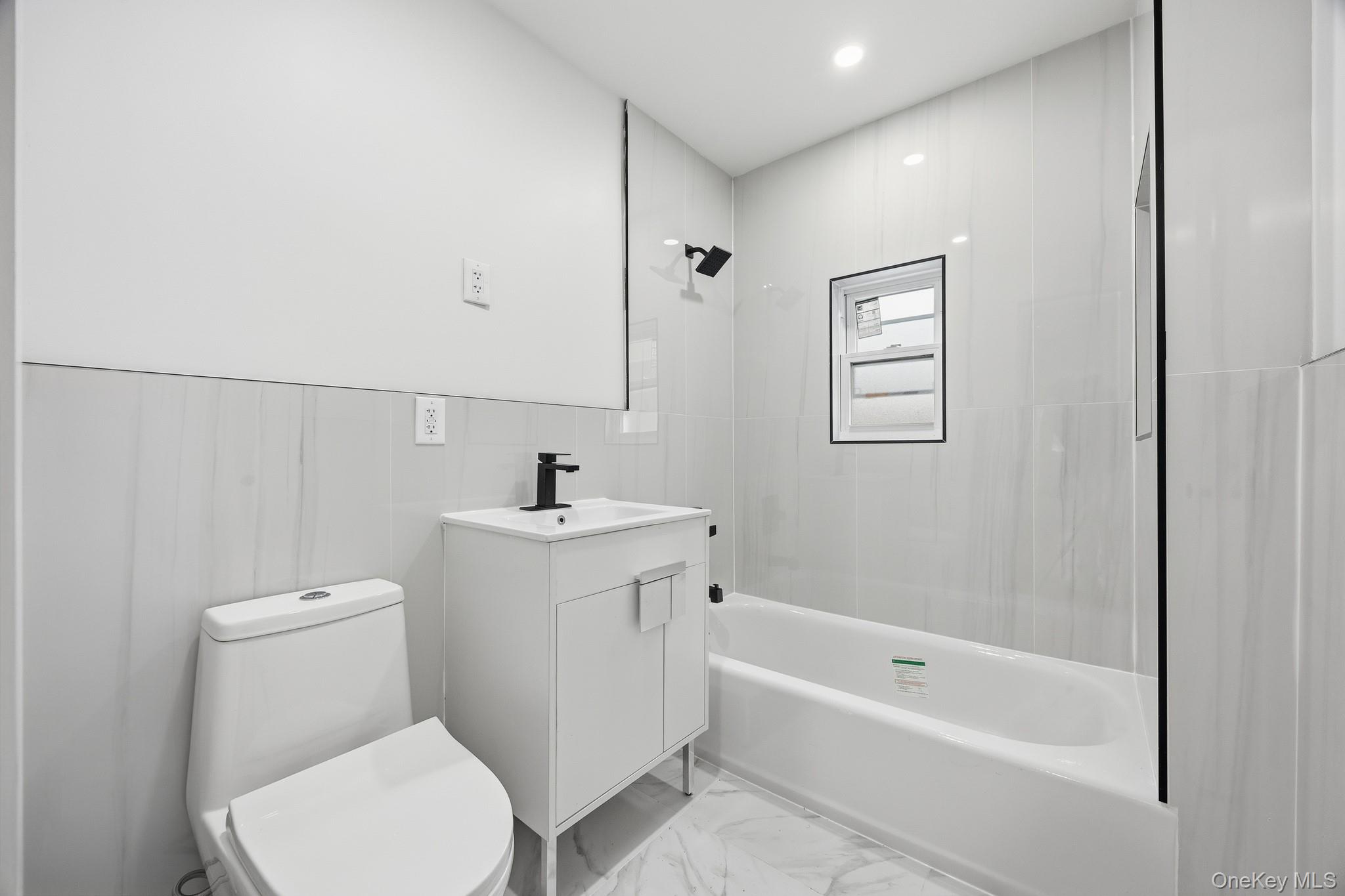 4365 De Reimer Avenue Bronx, NY 10466