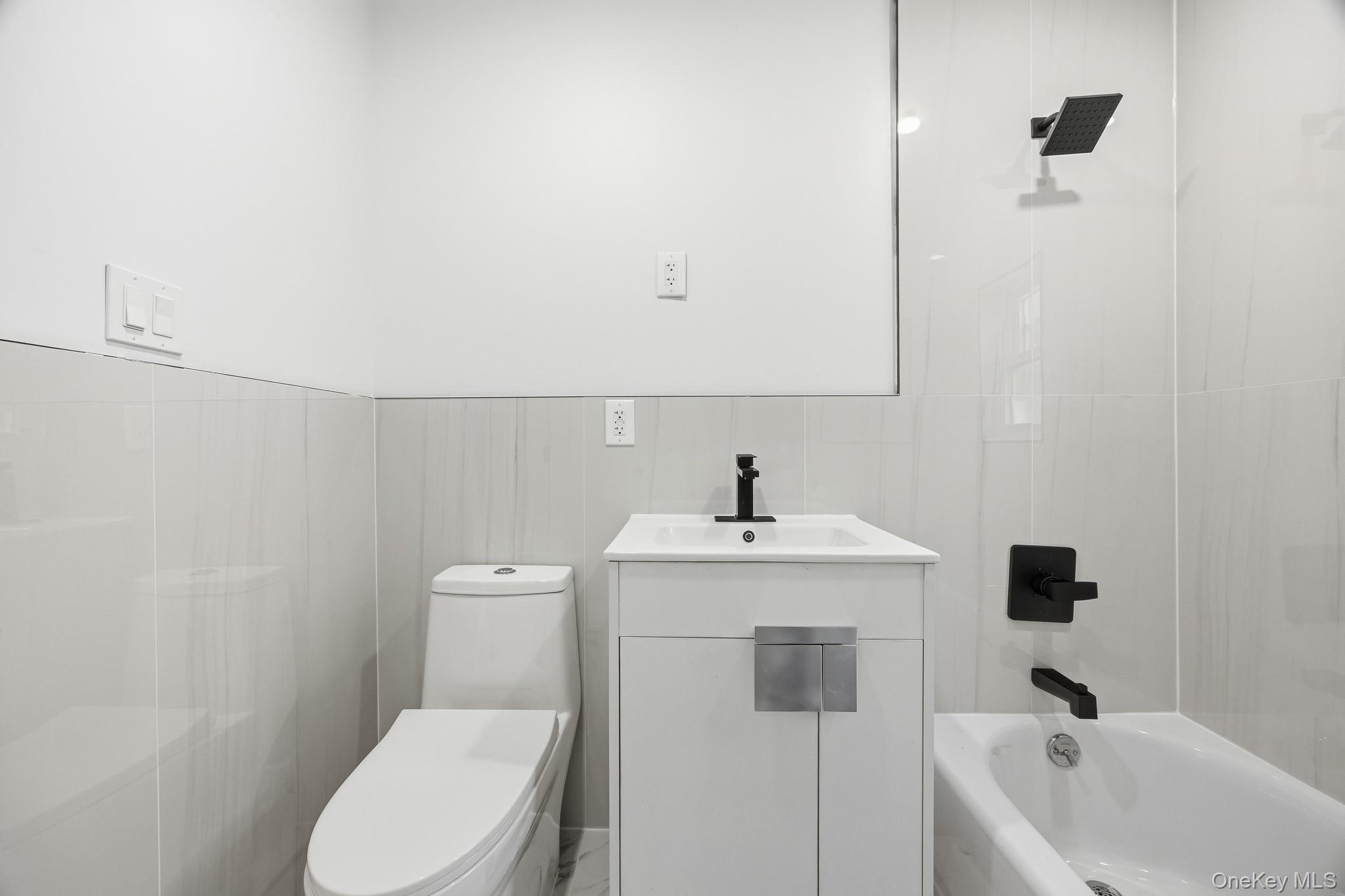 4365 De Reimer Avenue Bronx, NY 10466