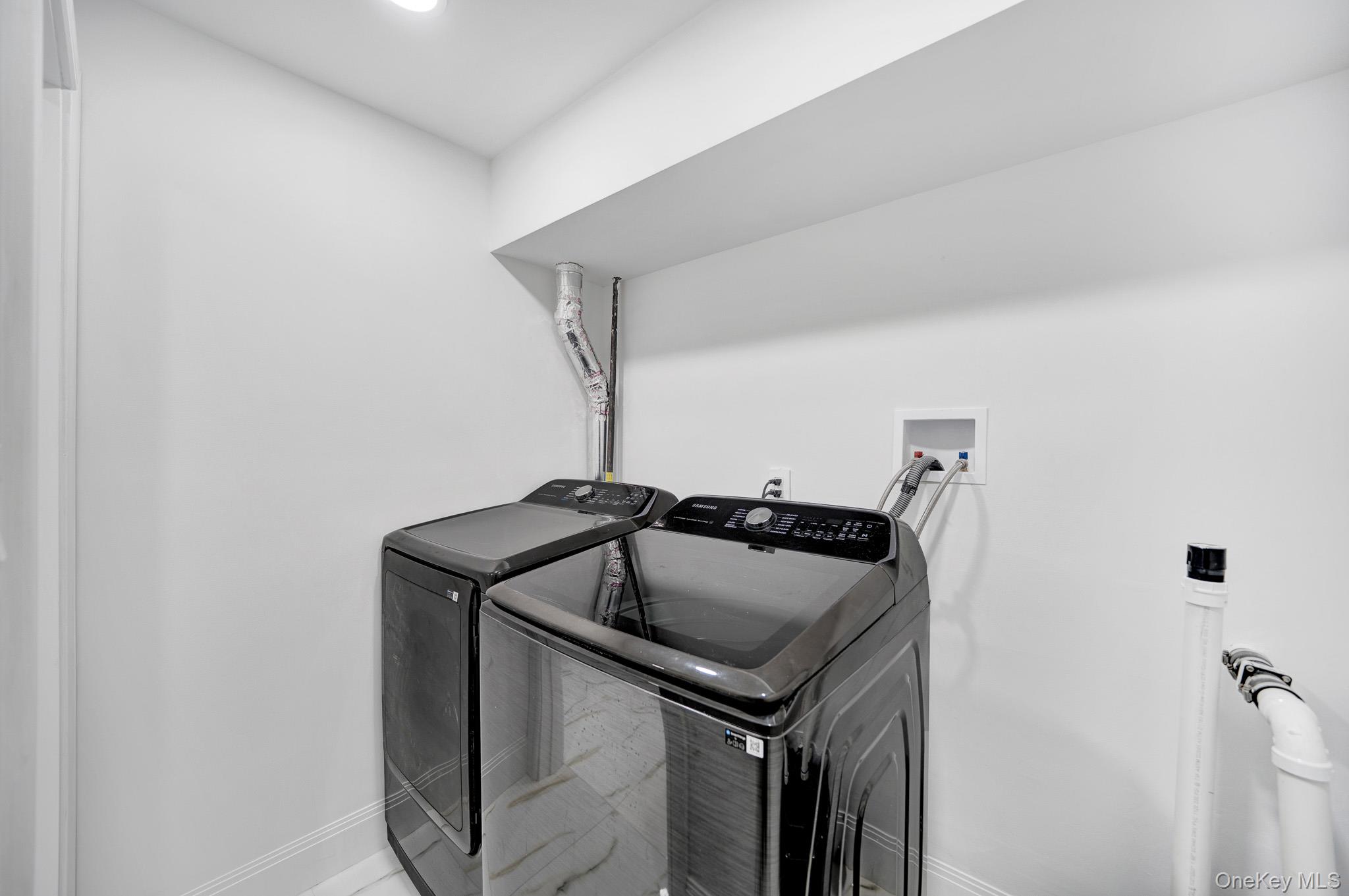 63 Oak Avenue Huntington Station, NY 11746