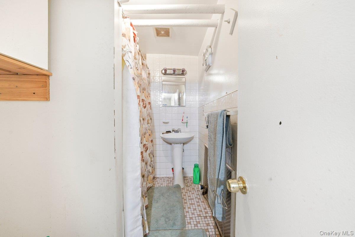 42 Paula Avenue Yonkers Yonkers, NY 10704