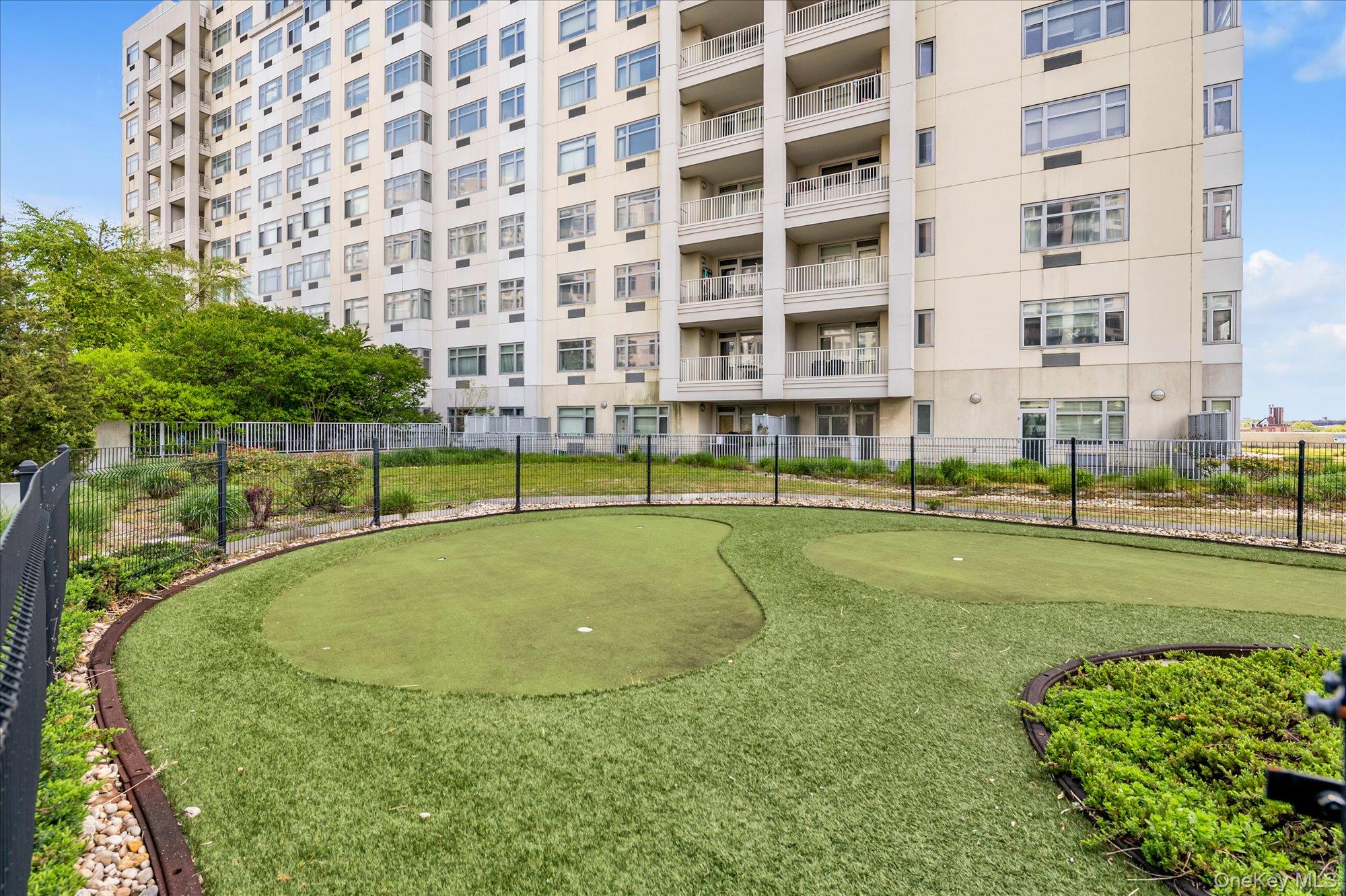 4026 College Point Boulevard 8-M Flushing Flushing, NY 11354