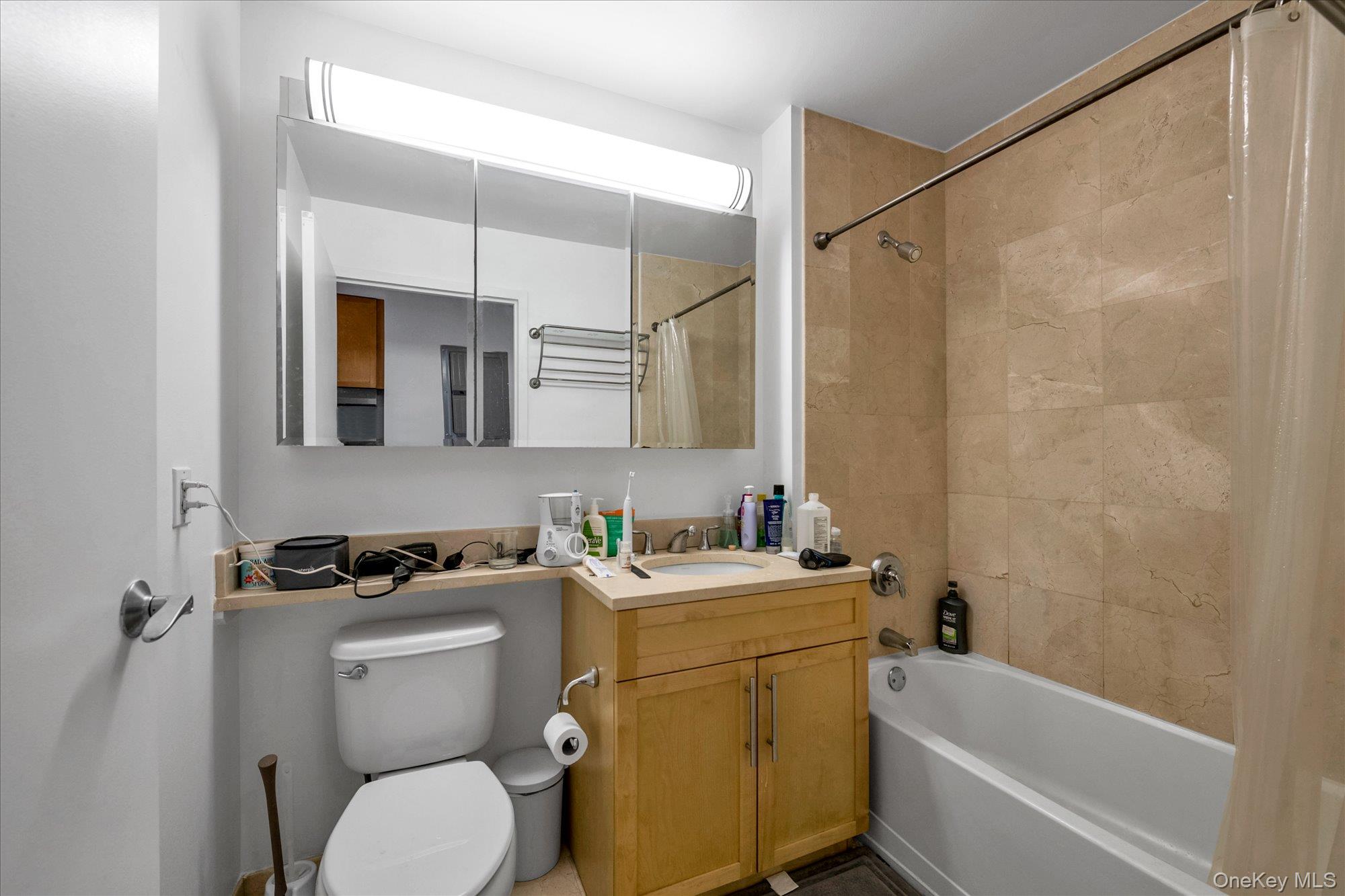 4026 College Point Boulevard 8-M Flushing Flushing, NY 11354