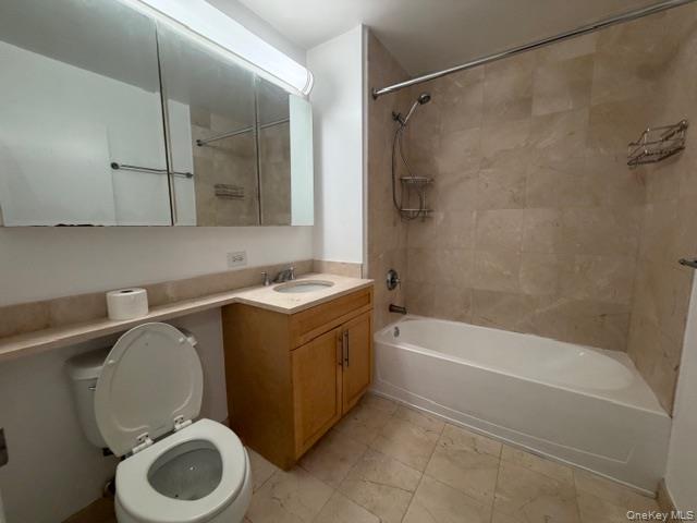 4026 College Point Boulevard 8-M Flushing Flushing, NY 11354
