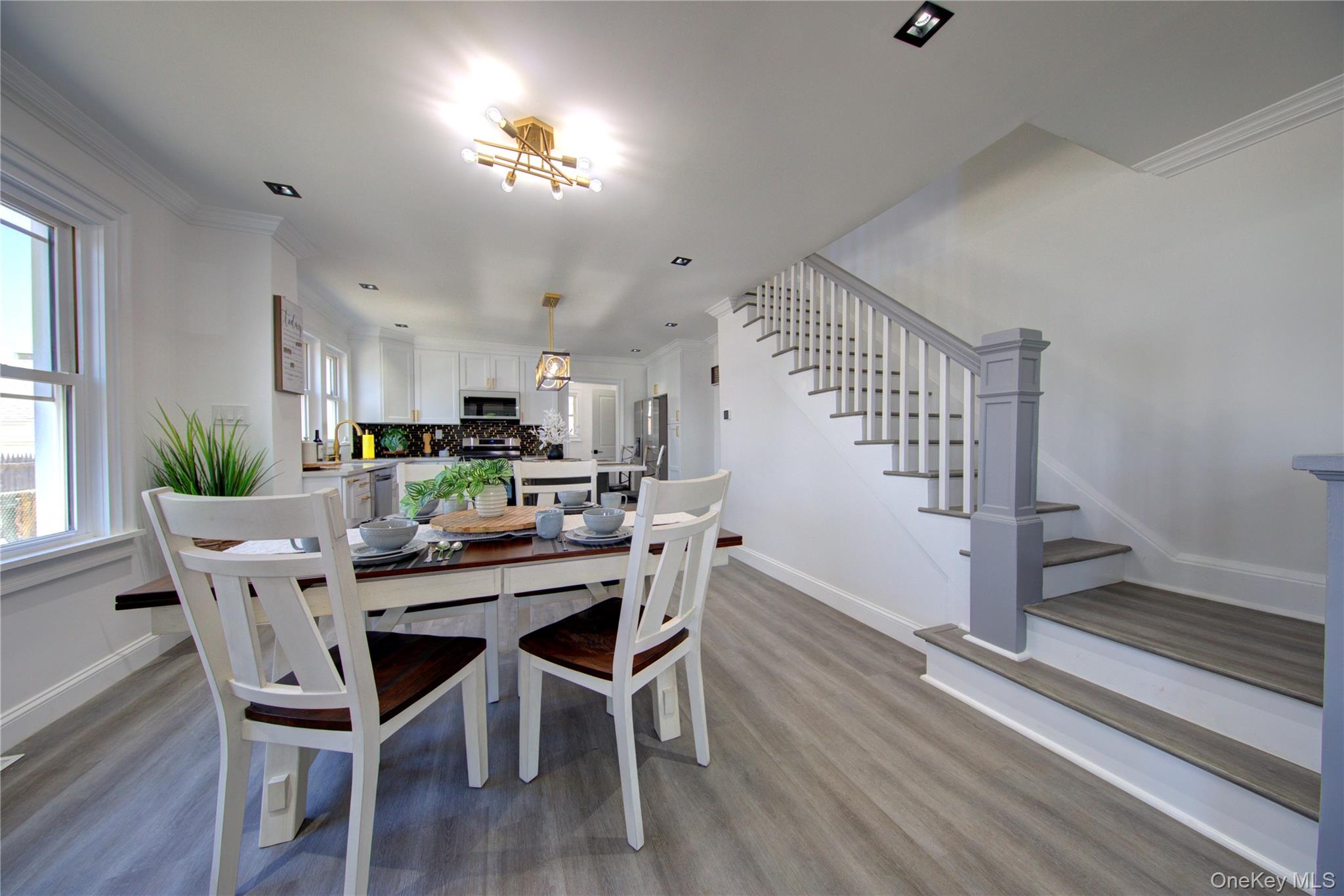 16 Roosevelt Avenue 14 Hicksville Hicksville, NY 11801