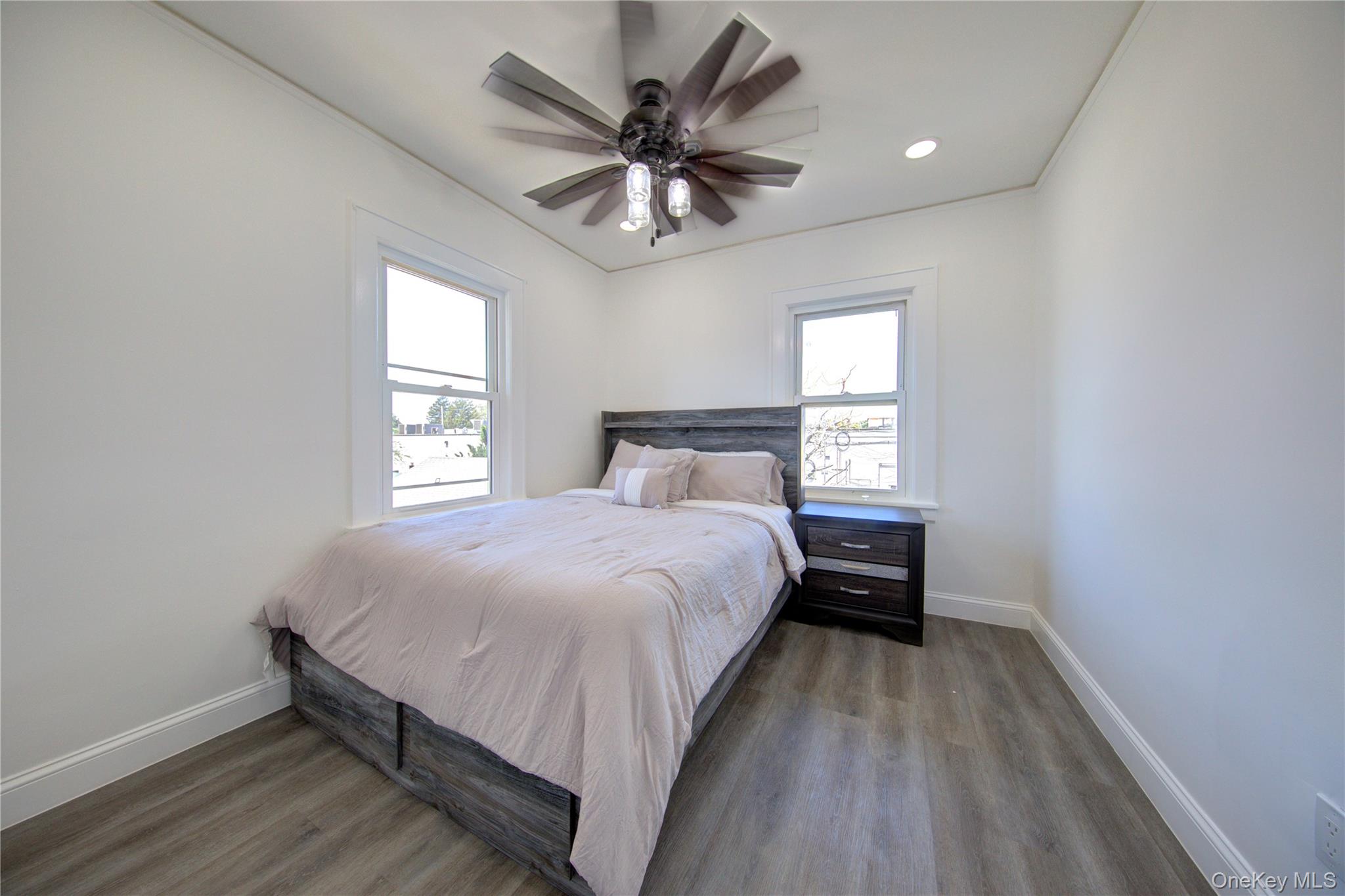 16 Roosevelt Avenue 14 Hicksville Hicksville, NY 11801