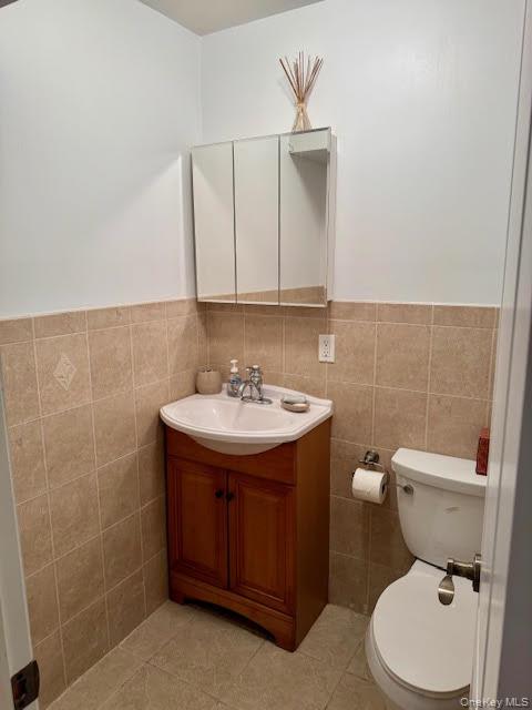 60-28 60th Place Maspeth Maspeth, NY 11378