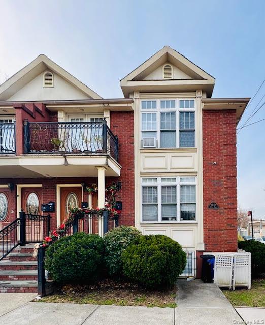 60-28 60th Place Maspeth Maspeth, NY 11378