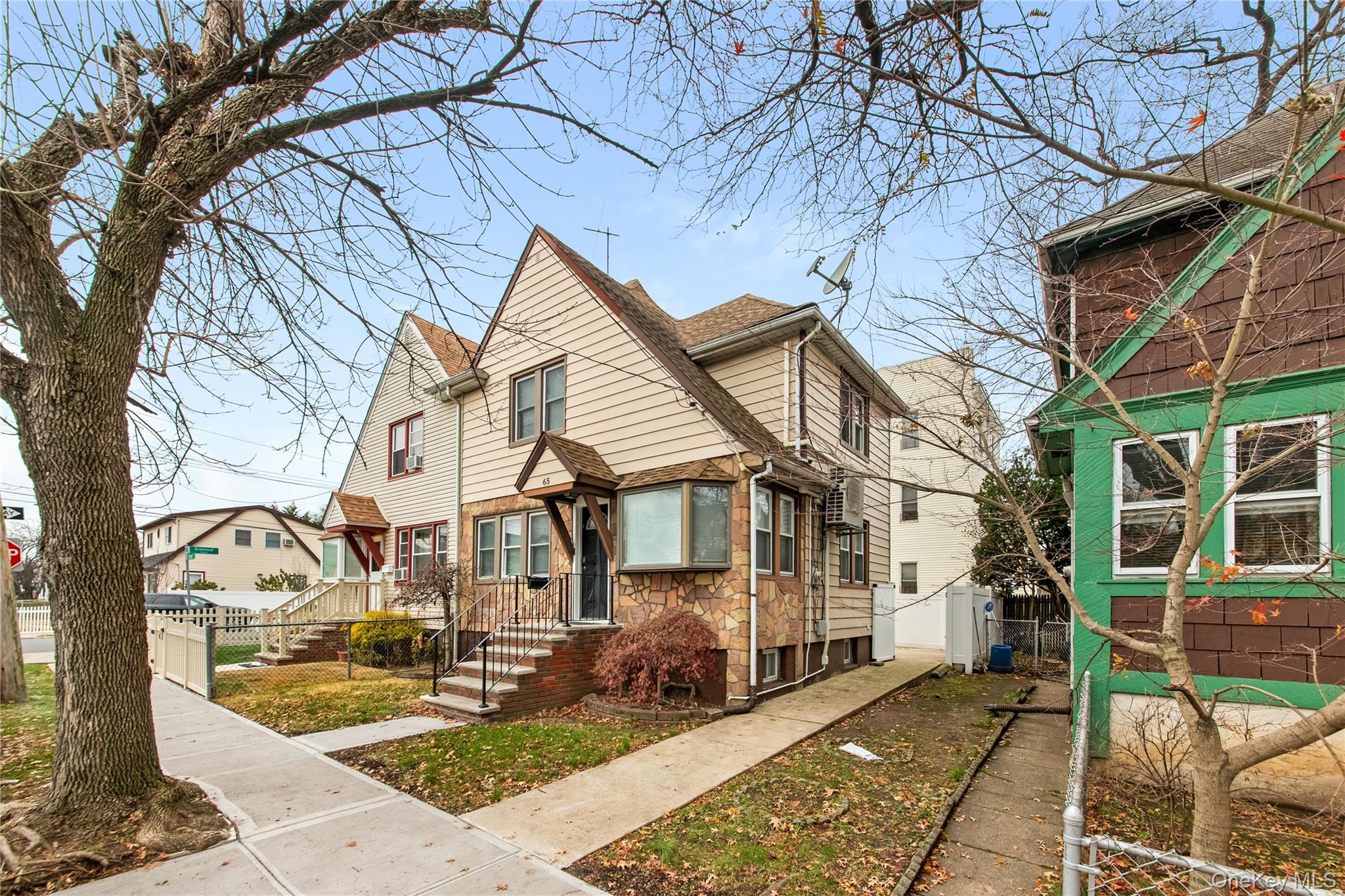 65 Floyd Street Out of NYC Staten Island, NY 10310