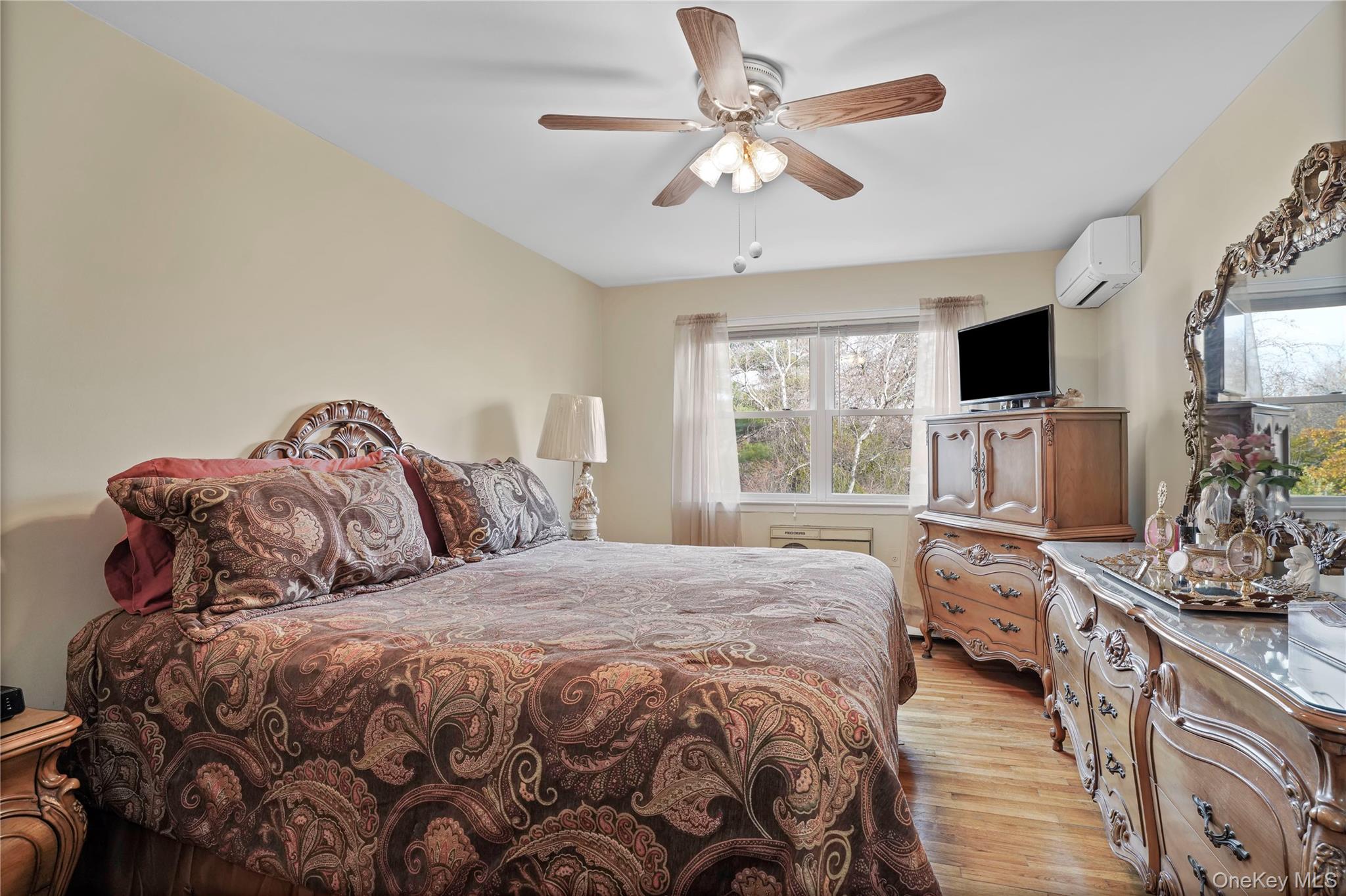 6035 75th Street Middle Village Middle Village, NY 11379