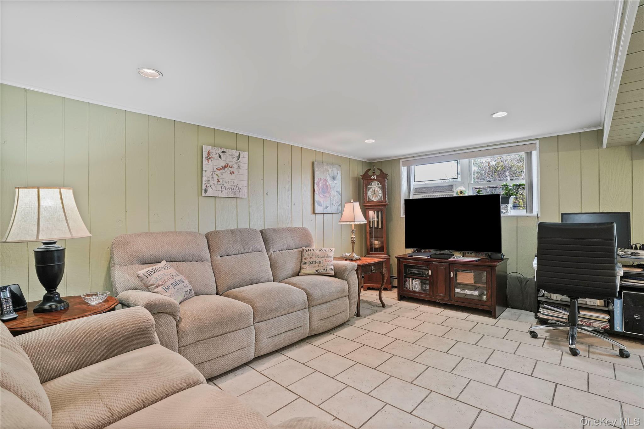 6035 75th Street Middle Village Middle Village, NY 11379