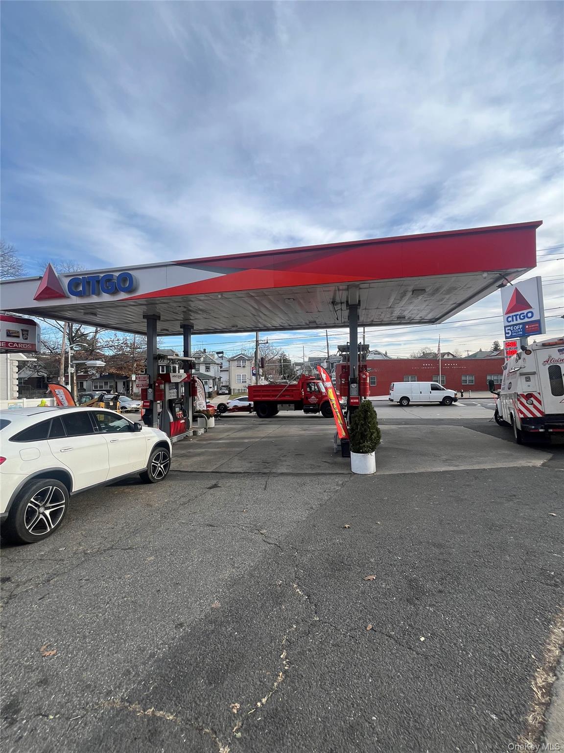 535 Vanderbilt Avenue Out of NYC Staten Island, NY 10304