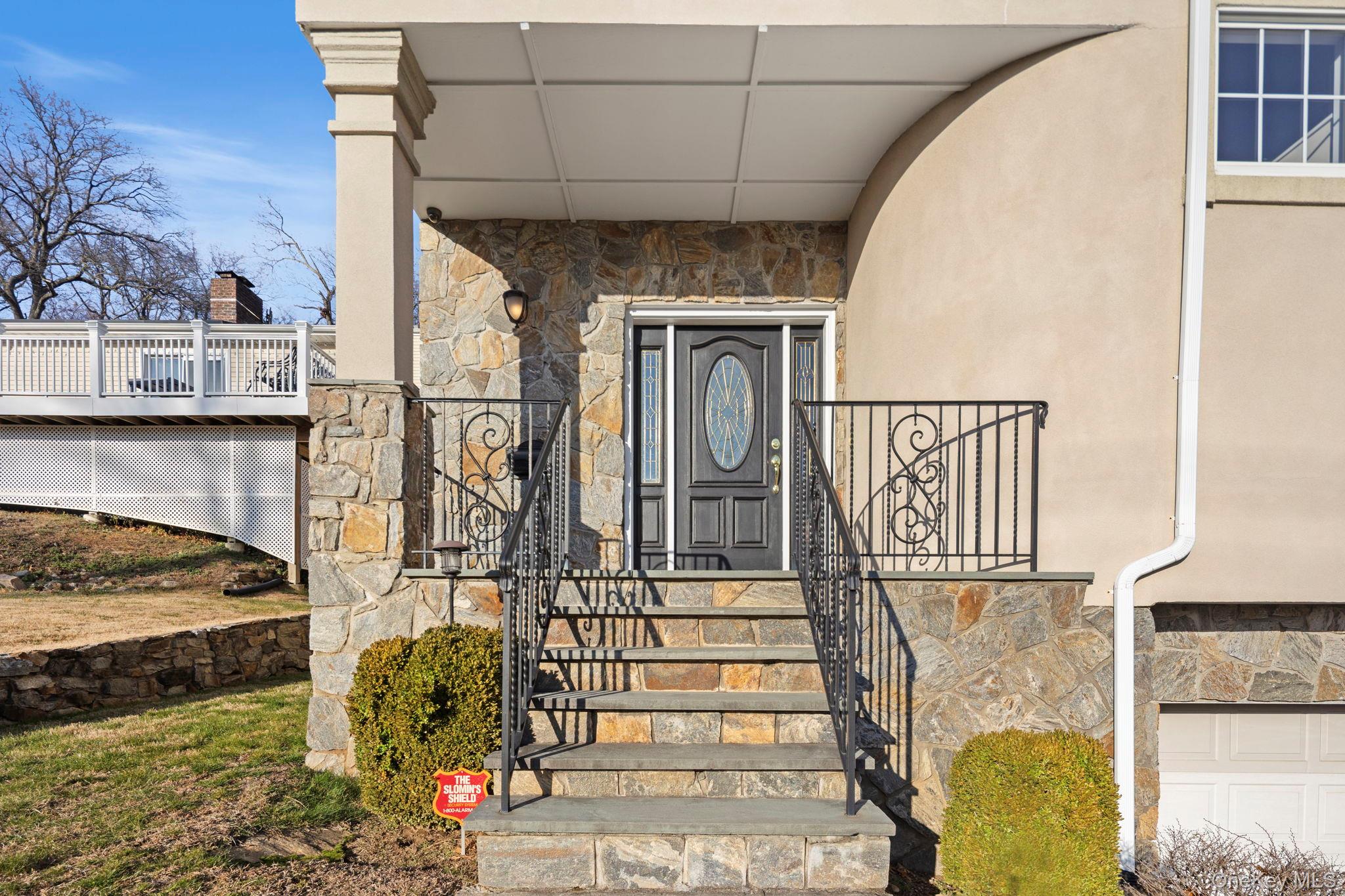 44 Hillwood Place Yonkers Yonkers, NY 10710