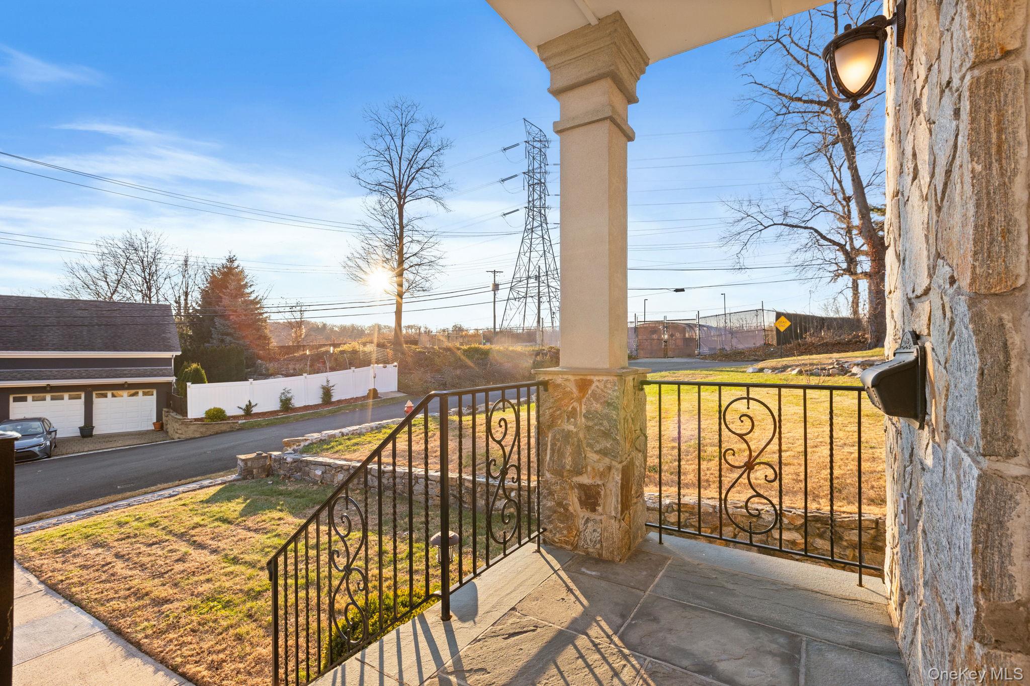 44 Hillwood Place Yonkers Yonkers, NY 10710