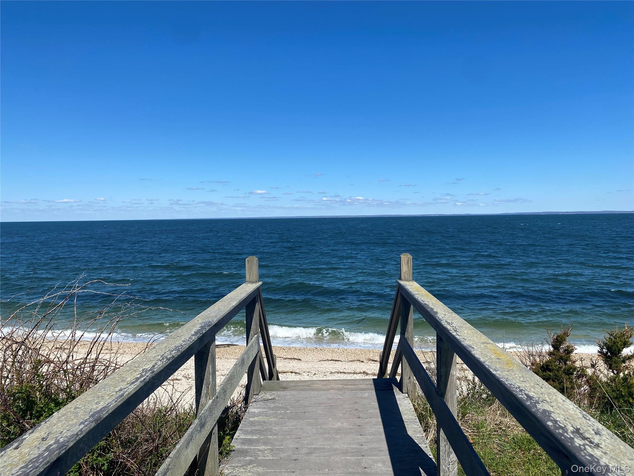 65 Greenway W Orient Orient, NY 11957