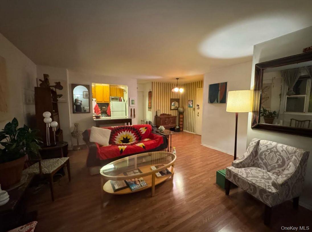 52-40 39th Avenue 4-U Woodside Woodside, NY 11377