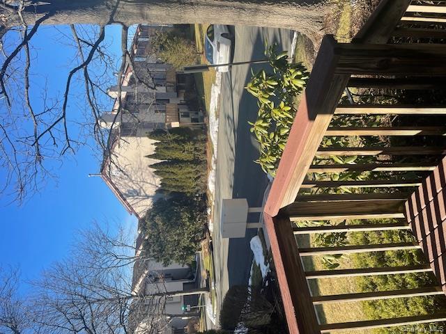 41 Vista Drive Out of NYC Nanuet, NY 10954