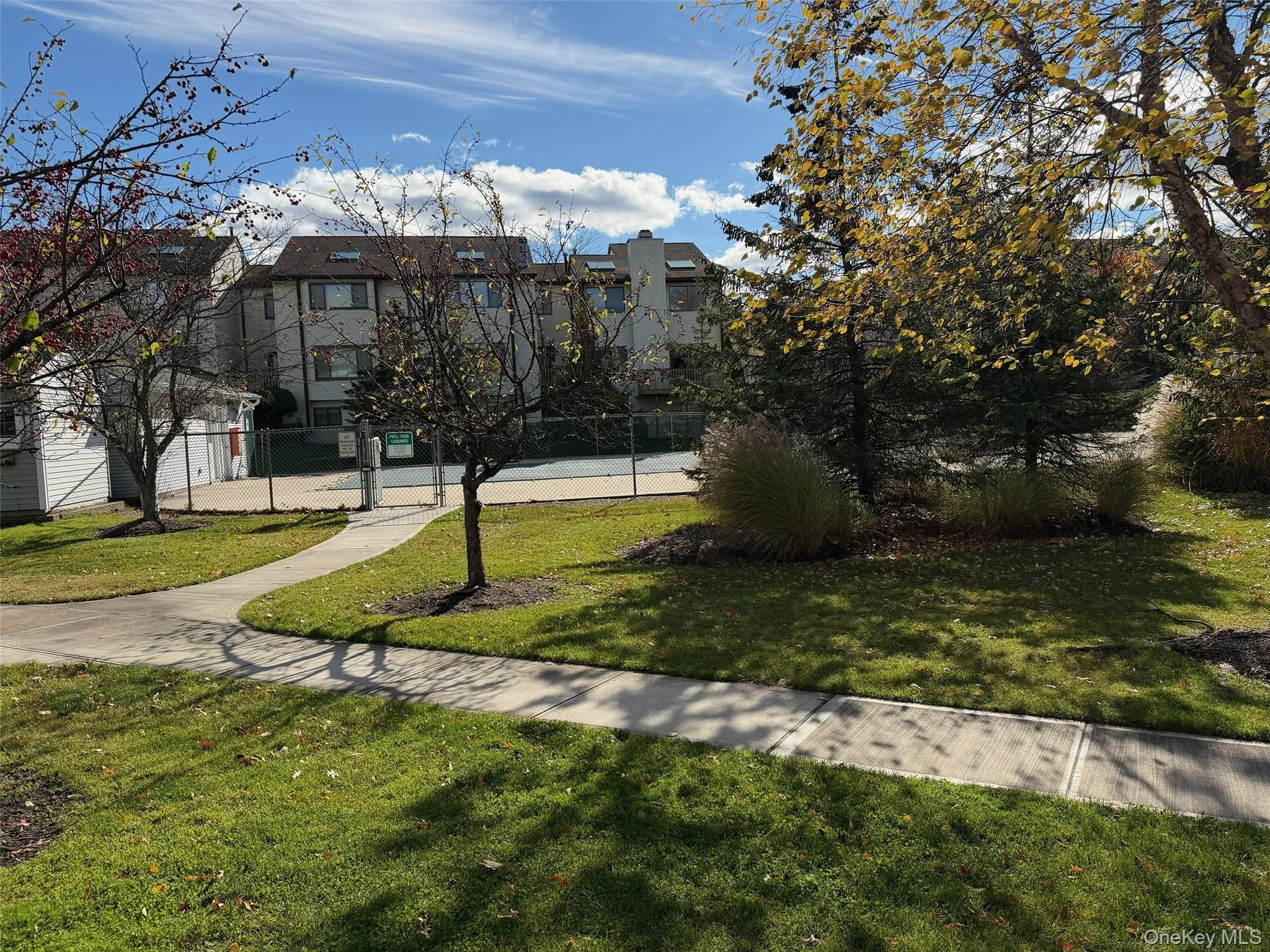 41 Vista Drive Out of NYC Nanuet, NY 10954