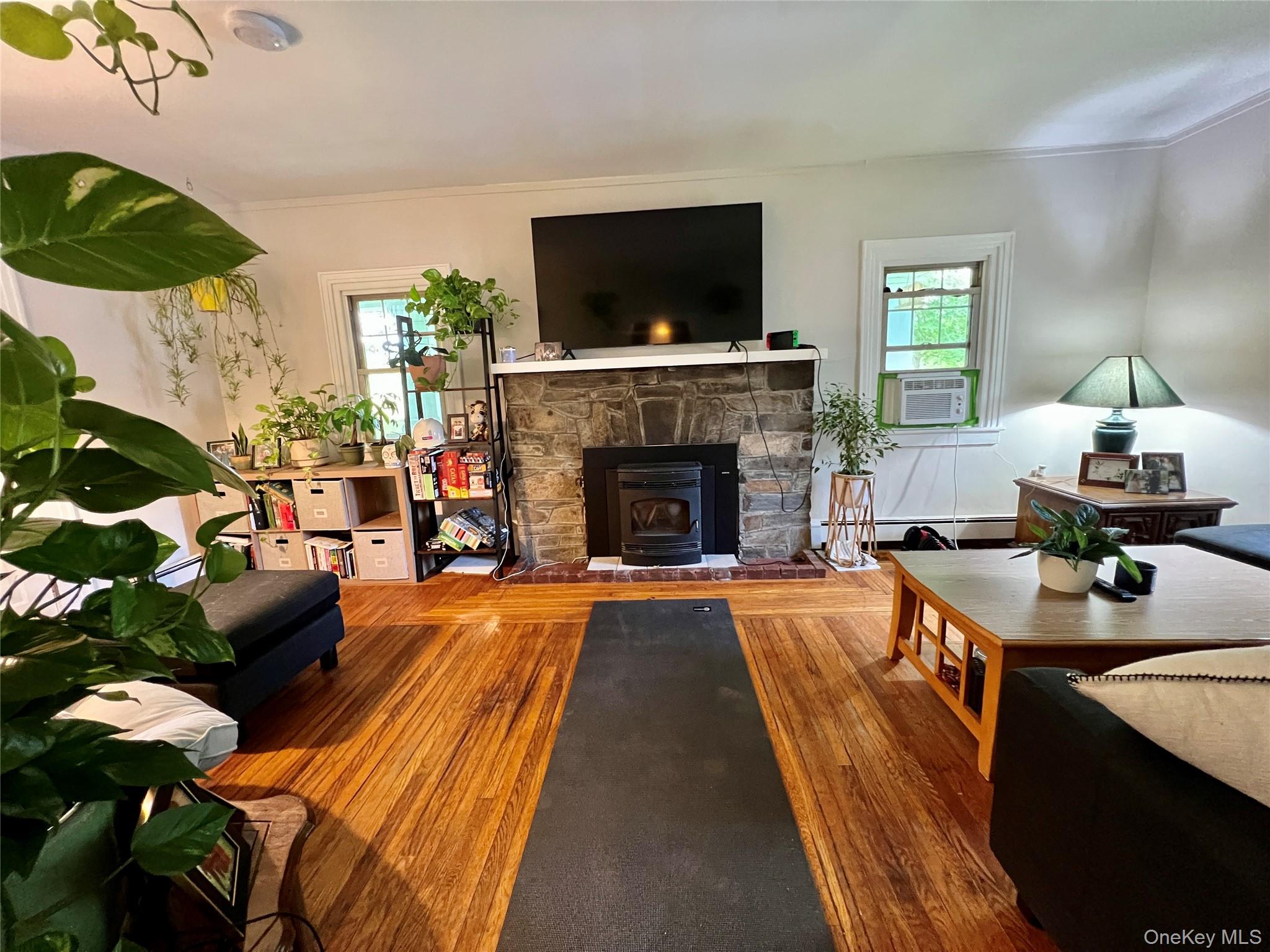 2293 Route 9G Out of NYC Staatsburg, NY 12580