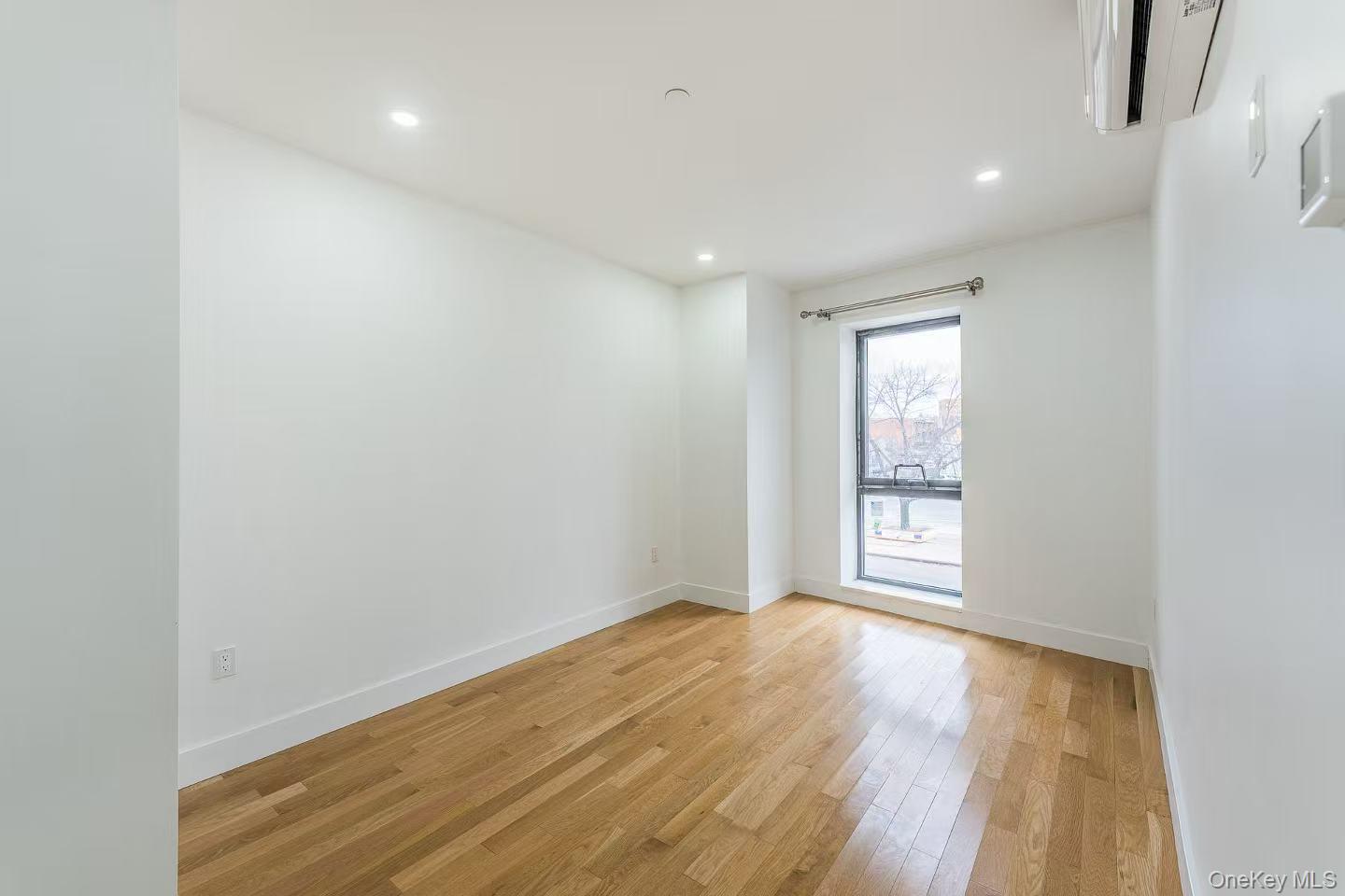 165-02 Sanford Avenue Flushing Flushing, NY 11358