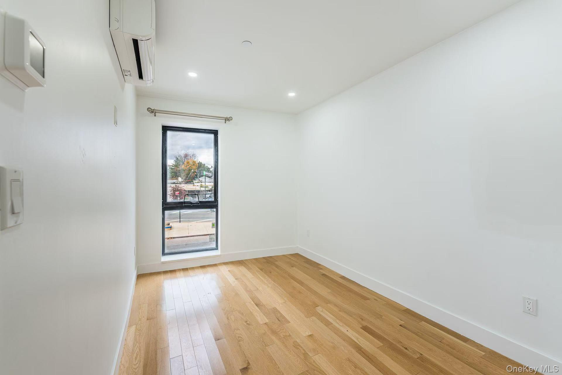 165-02 Sanford Avenue Flushing Flushing, NY 11358