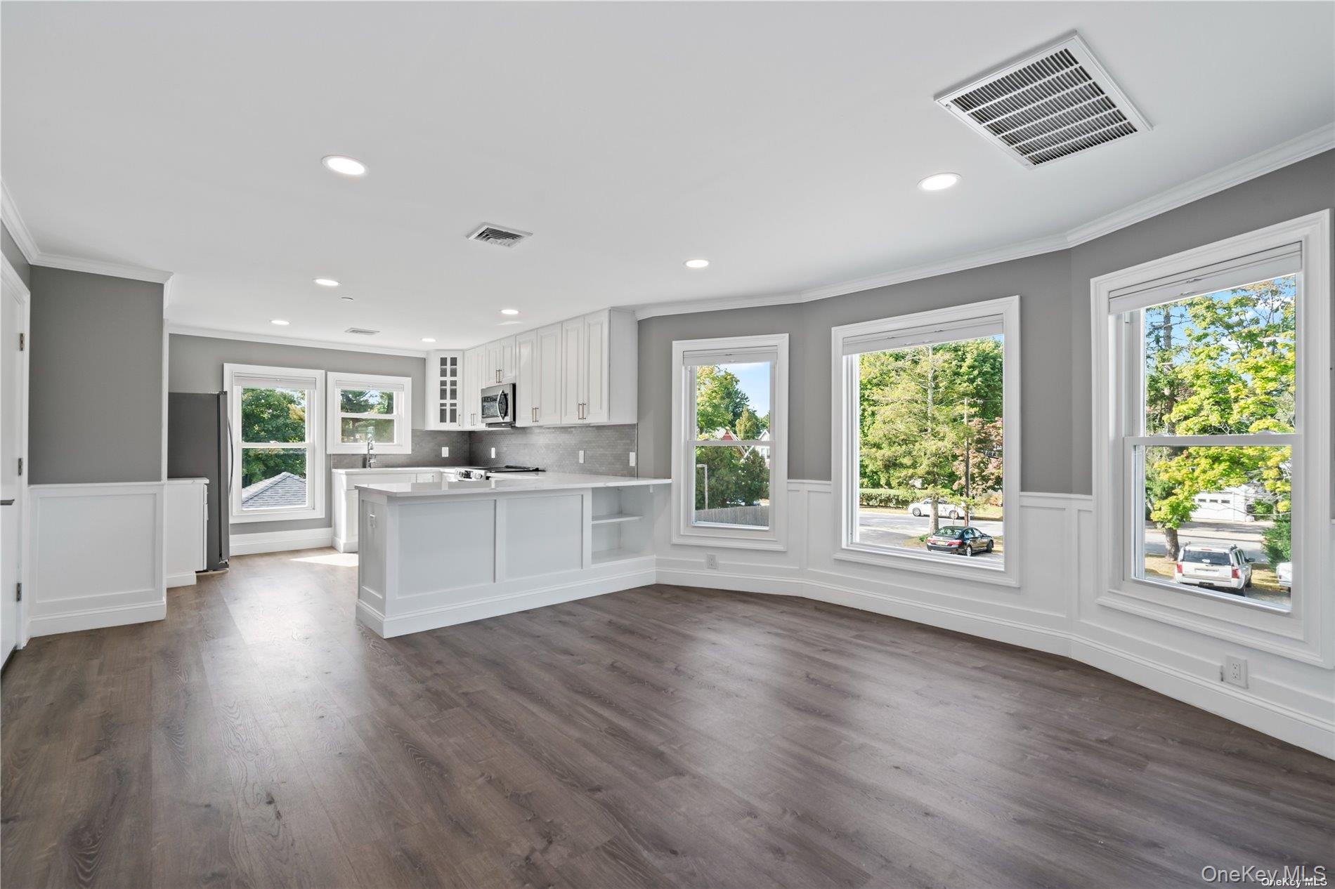 7 Pulaski Road 3 East Northport, NY 11731