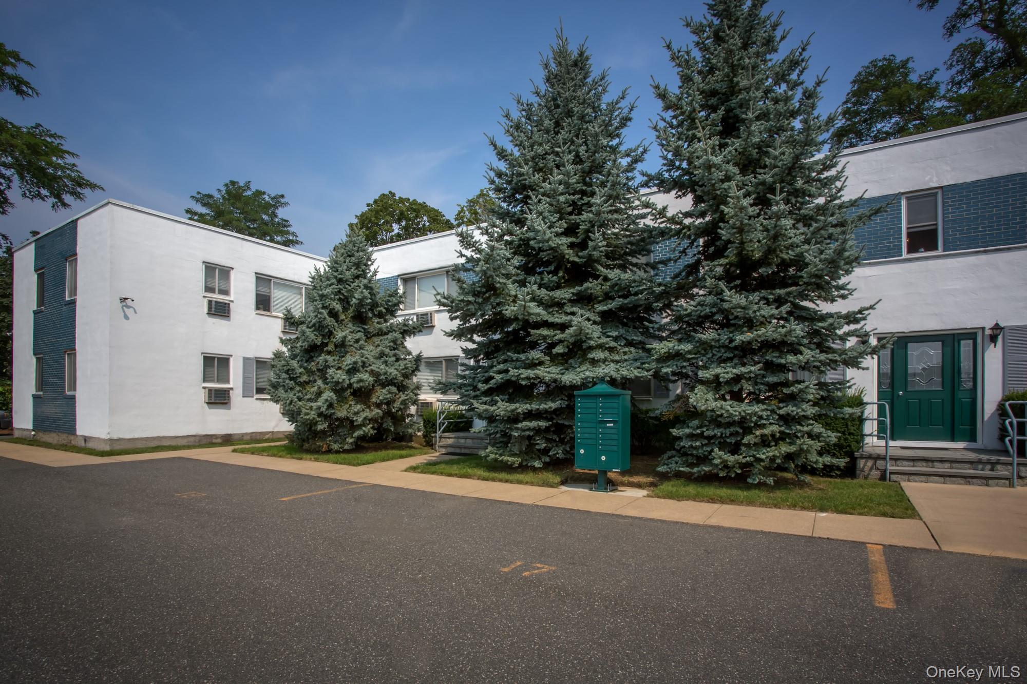 40 Broadway A2 Amityville Amityville, NY 11701