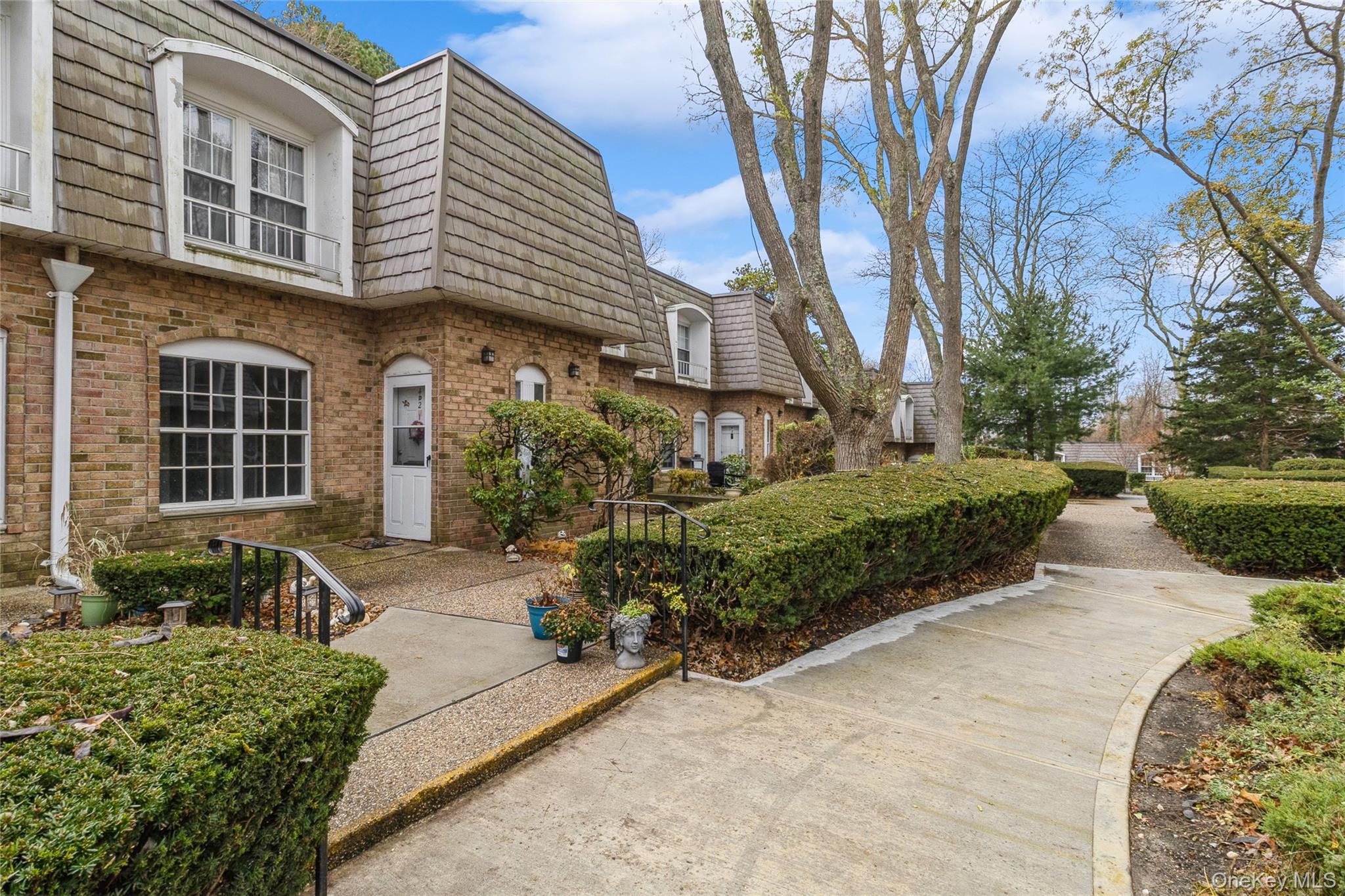 655 Middle Country Road 4D1 Coram Coram, NY 11727