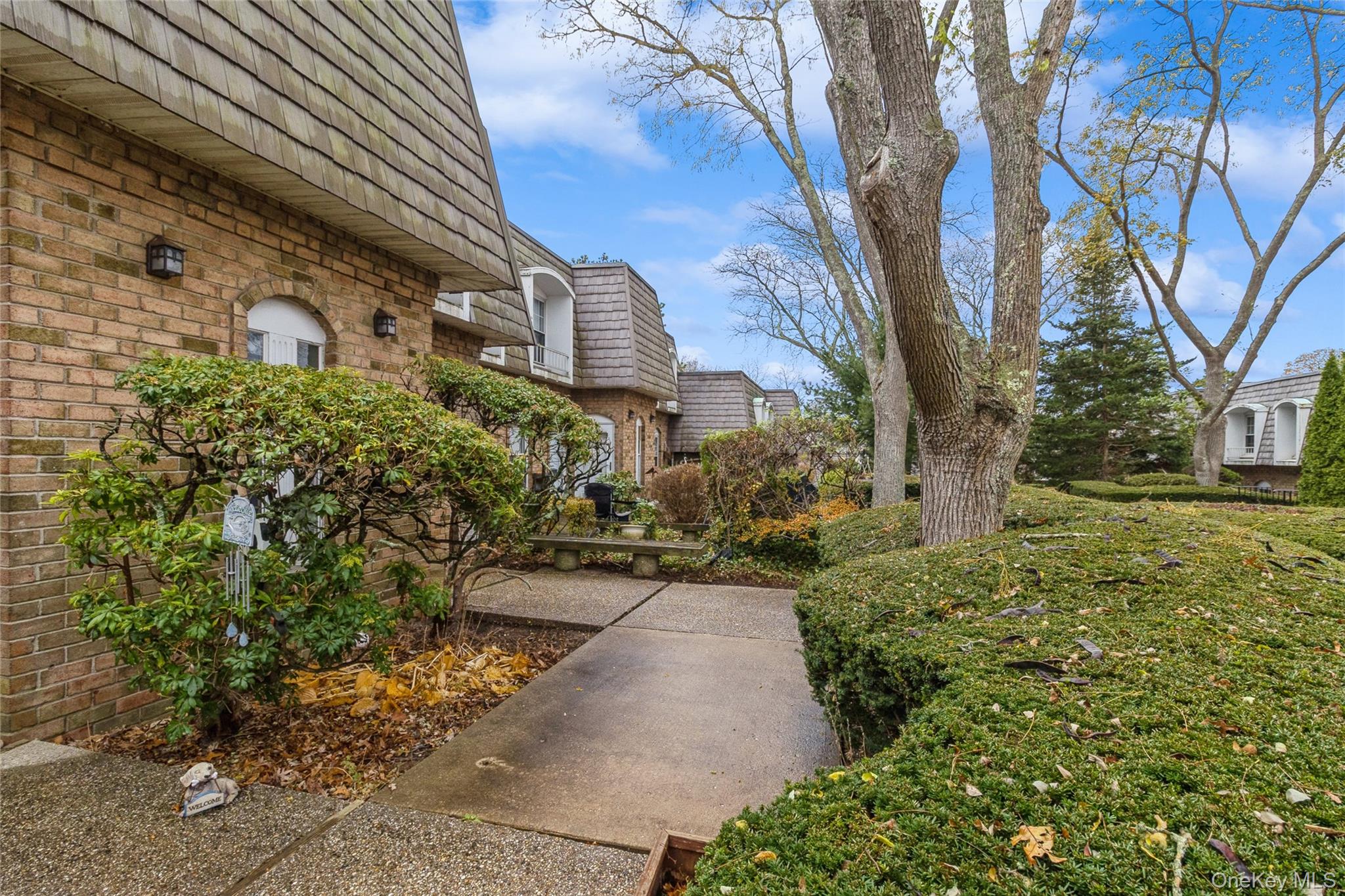 655 Middle Country Road 4D1 Coram Coram, NY 11727