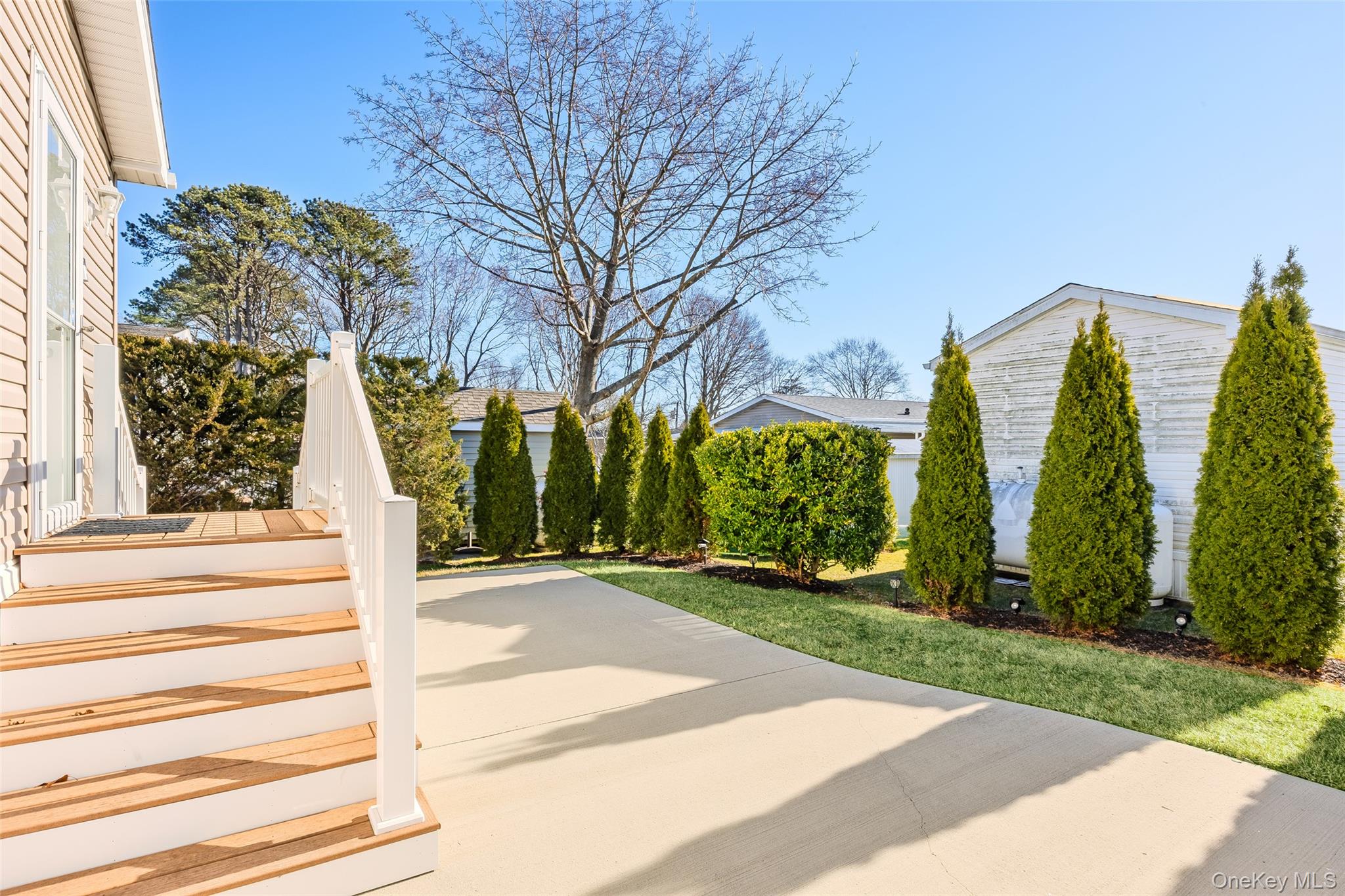 1661 Old Country Road 351-B Riverhead Riverhead, NY 11901