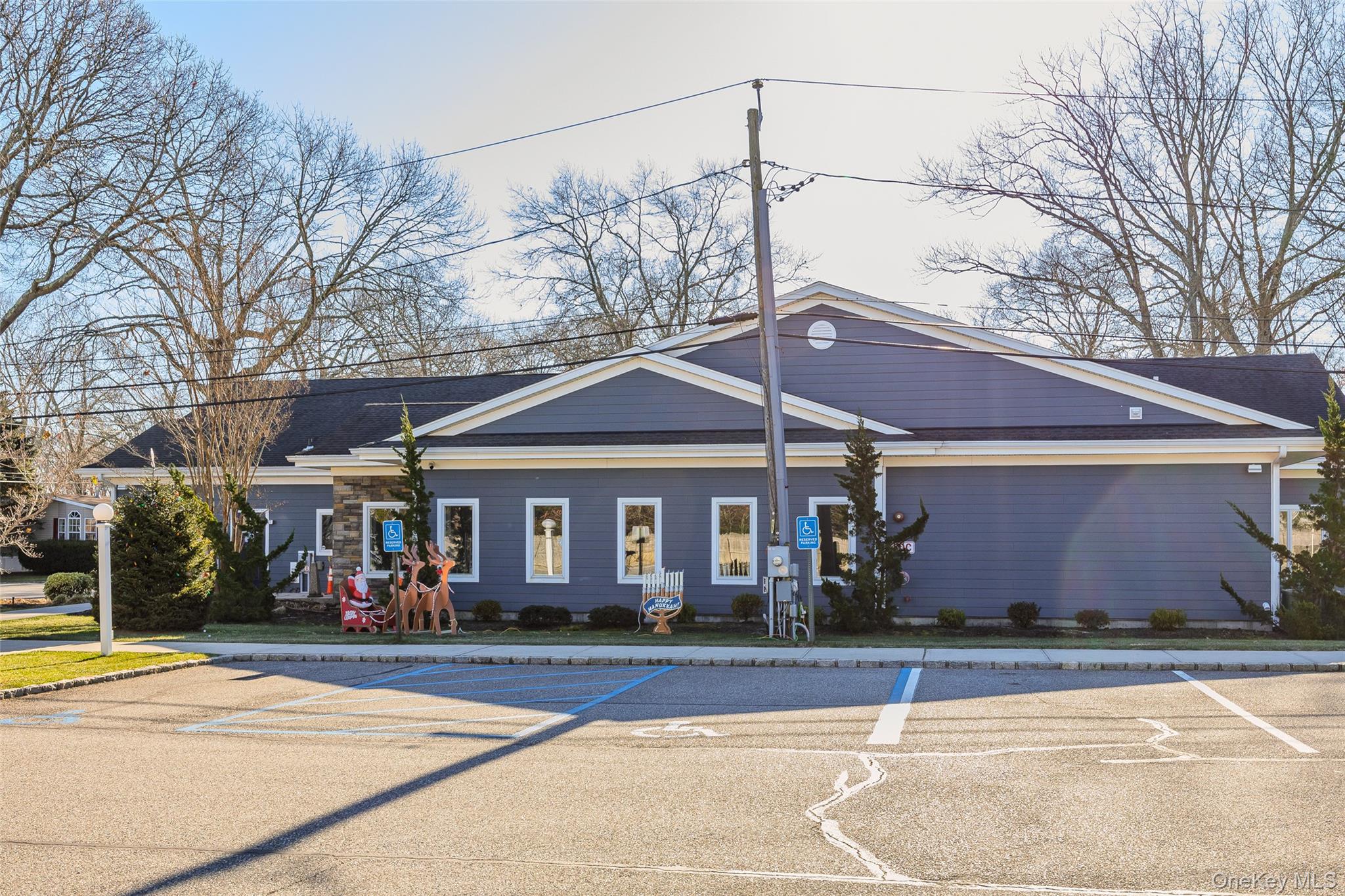 1661 Old Country Road 351-B Riverhead Riverhead, NY 11901