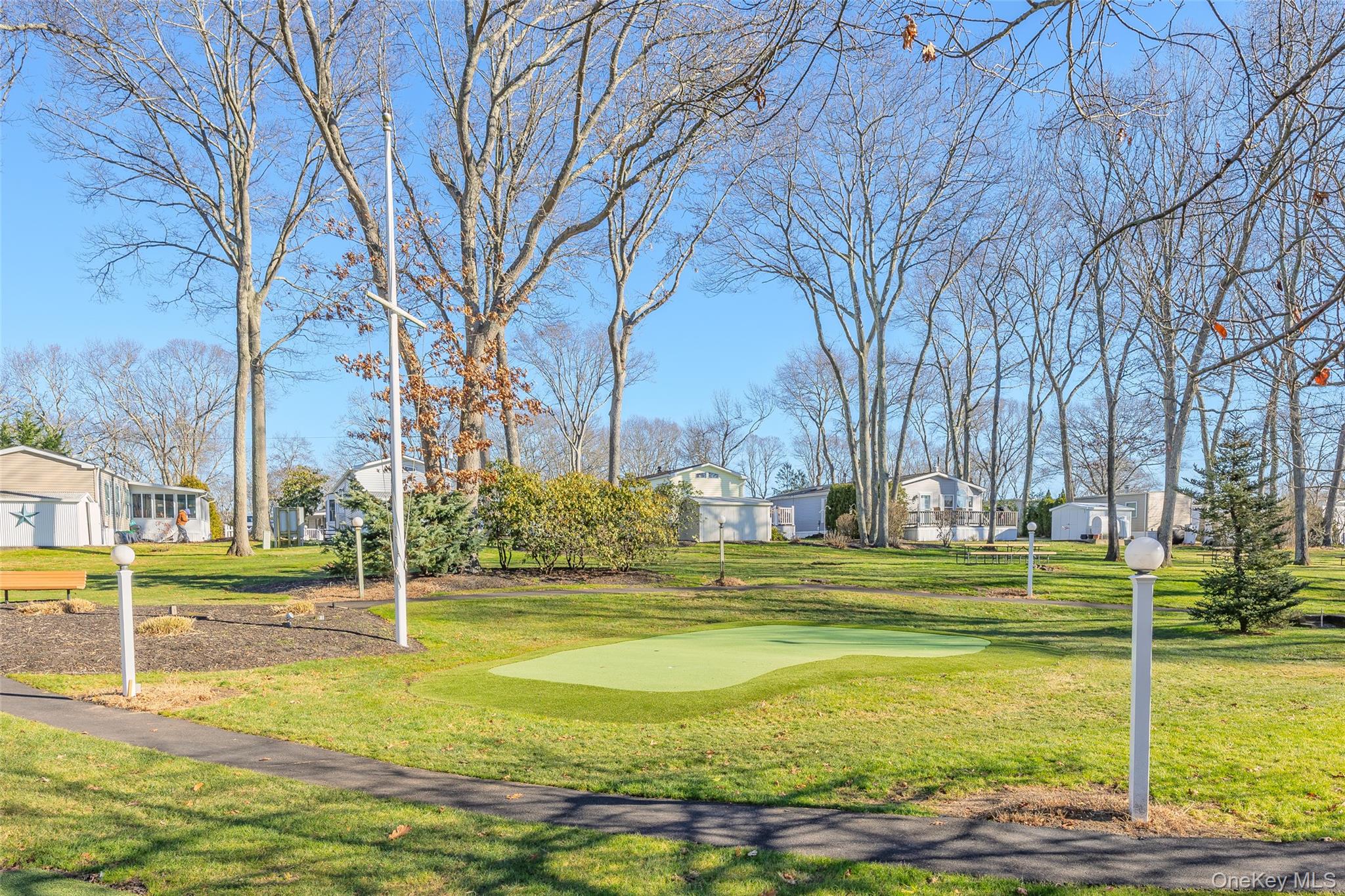 1661 Old Country Road 351-B Riverhead Riverhead, NY 11901