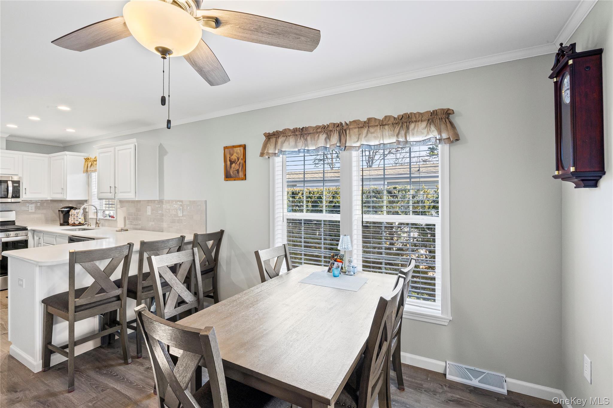 1661 Old Country Road 351-B Riverhead Riverhead, NY 11901