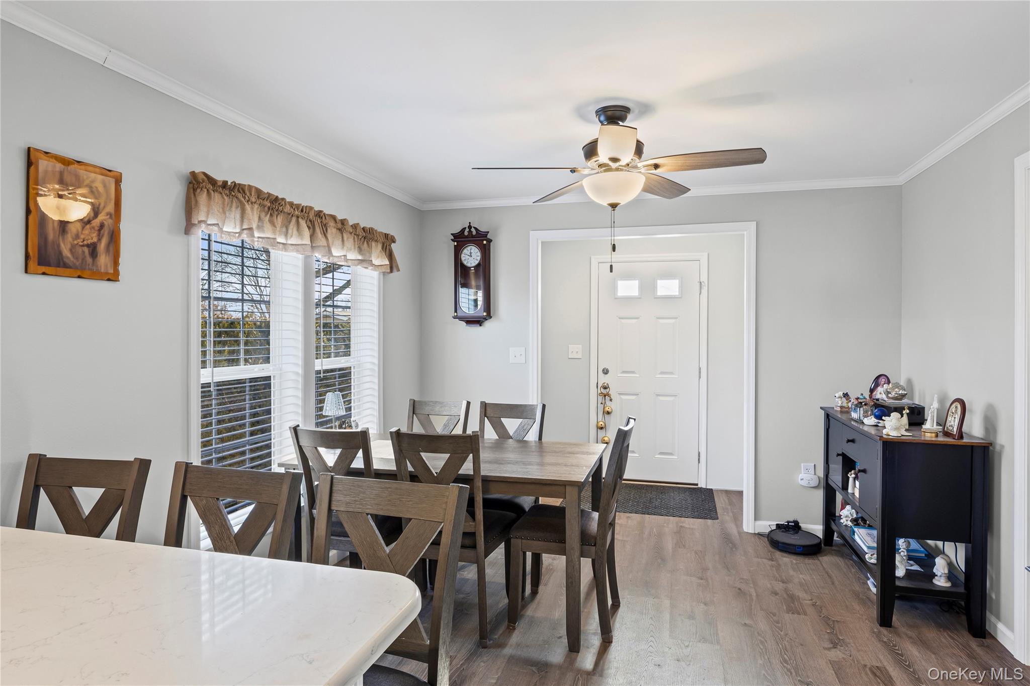 1661 Old Country Road 351-B Riverhead Riverhead, NY 11901