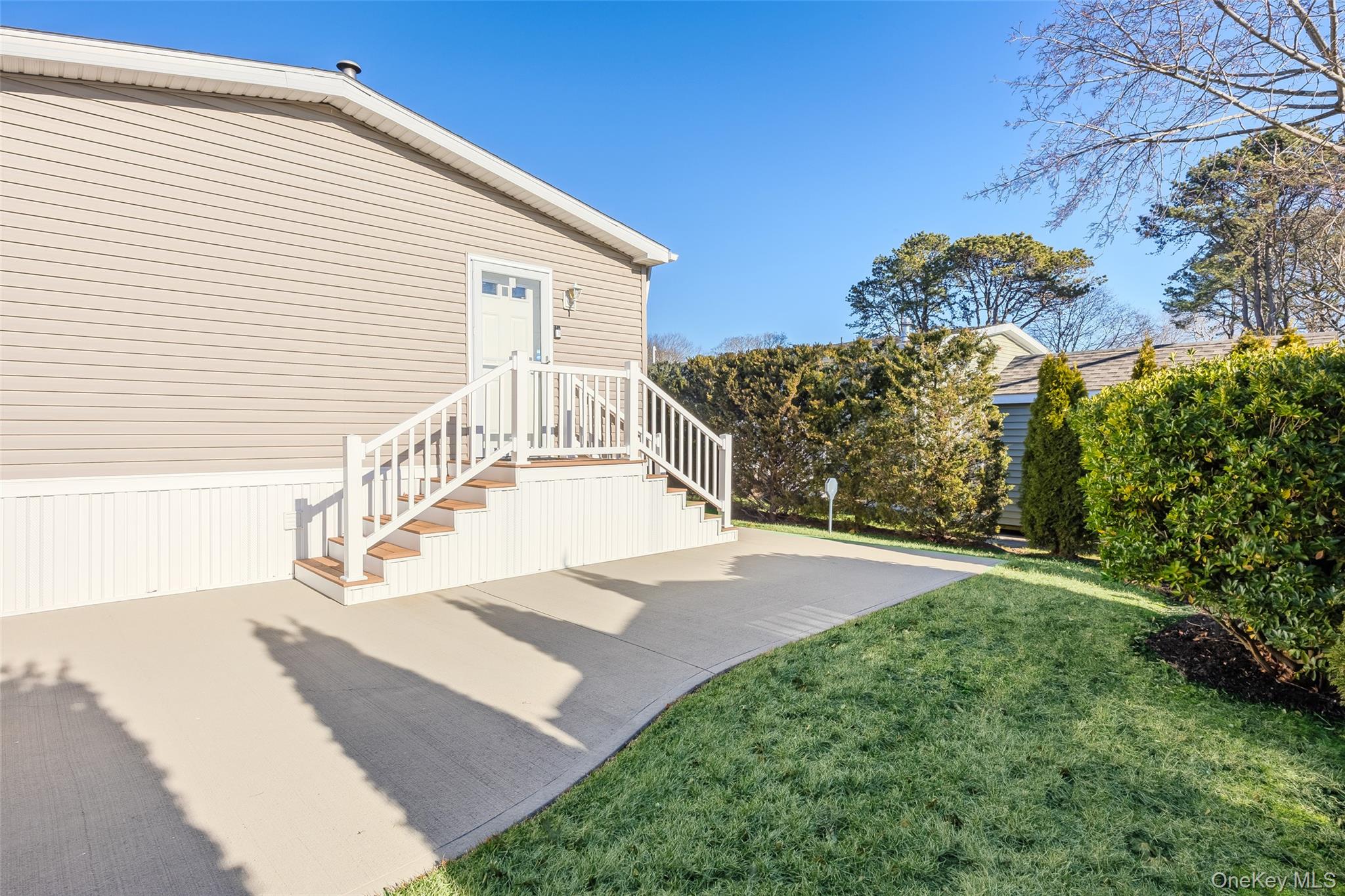 1661 Old Country Road 351-B Riverhead Riverhead, NY 11901